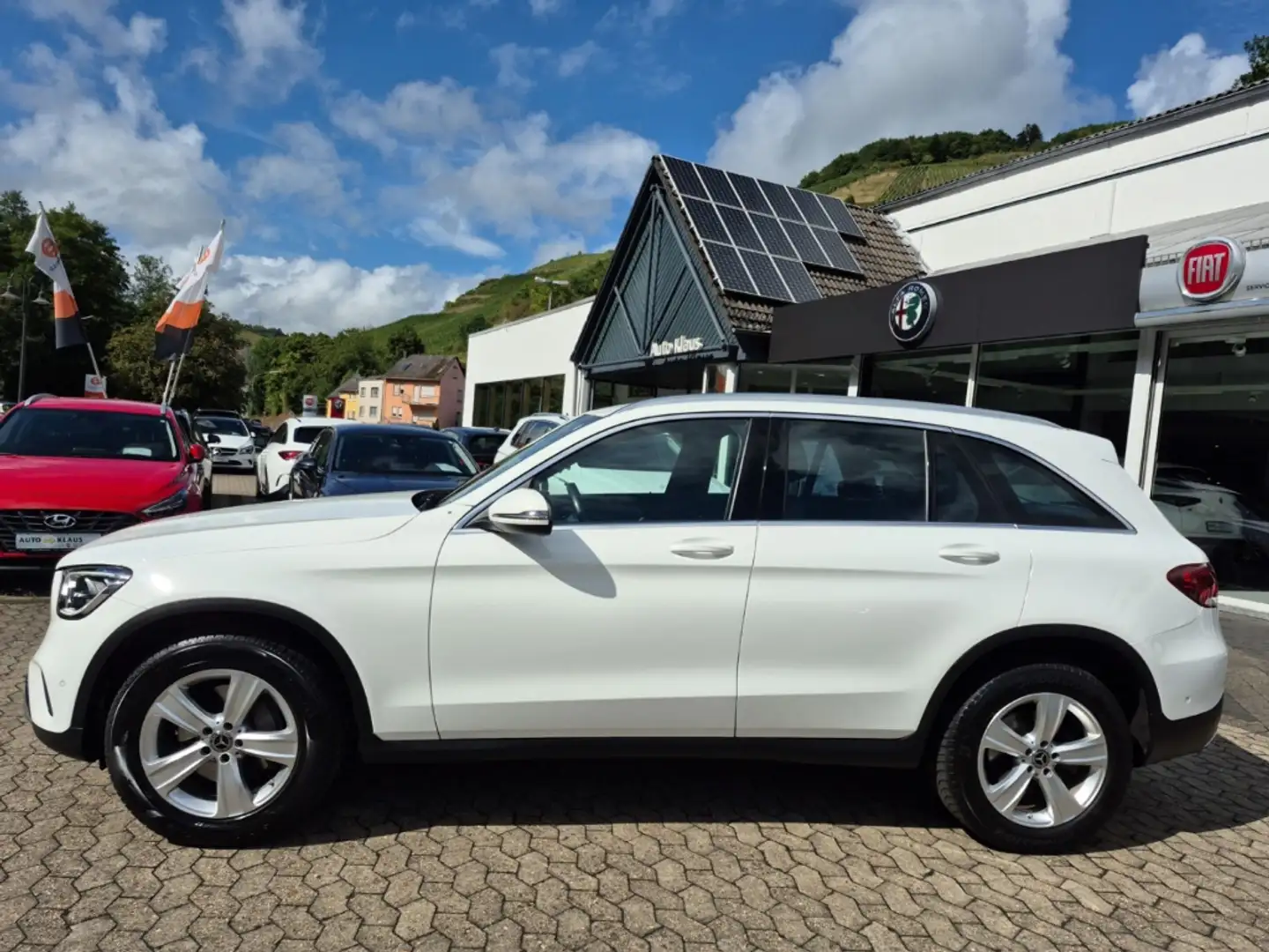 Mercedes-Benz GLC 300 d 4Matic AHK Voll-LED Kamera CarPlay PDC Weiß - 2