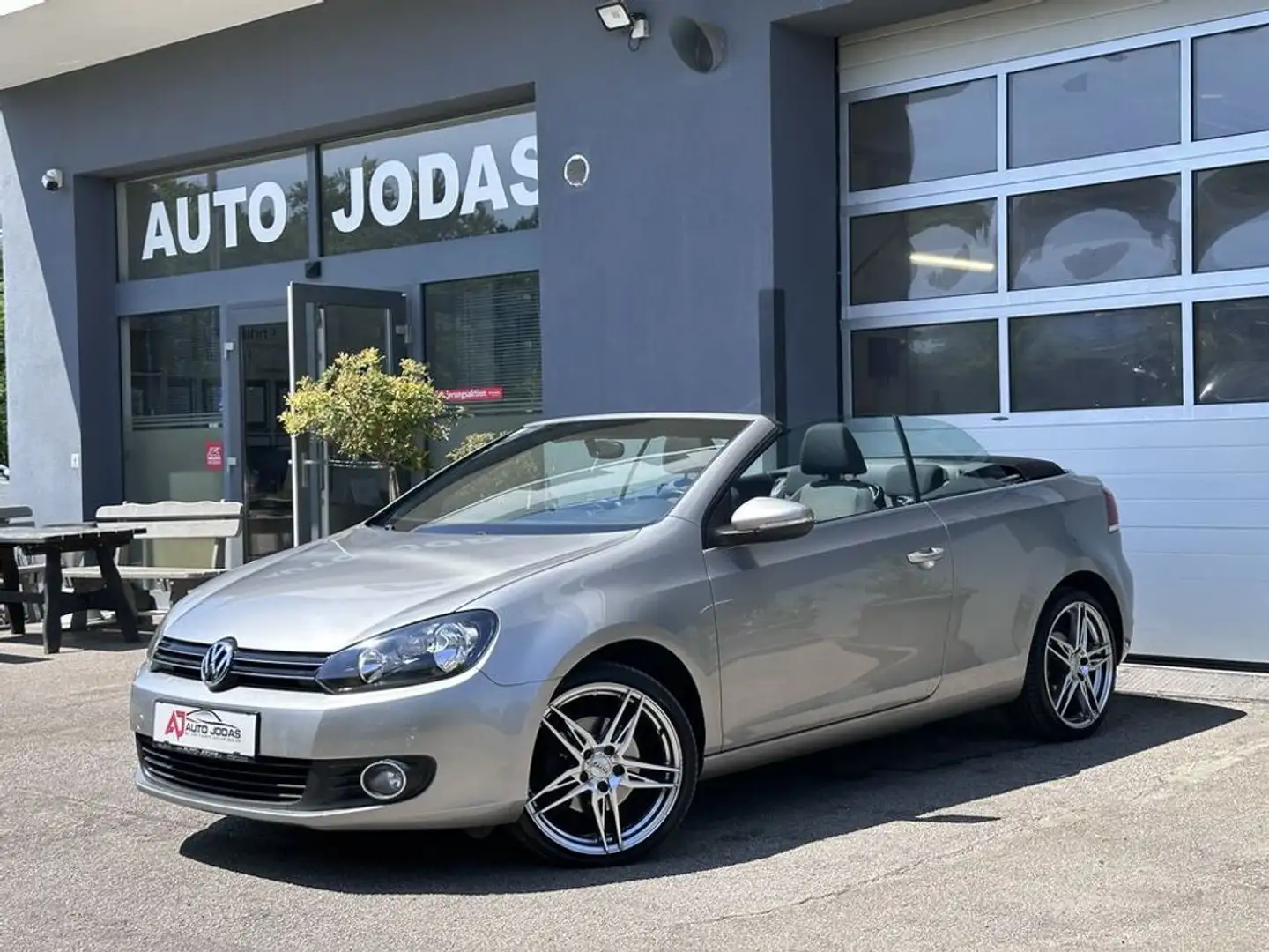 Volkswagen Golf Cabriolet Rabbit 1.6 TDI **Freispr./Navigation** Stříbrná - 2