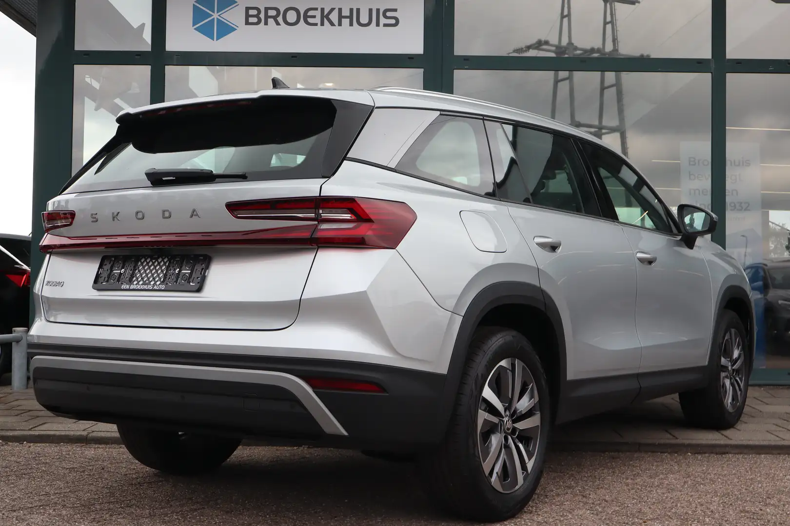 Skoda Kodiaq 1.5 TSI MHEV Business Edition | Achteruitrijcamera Grijs - 2