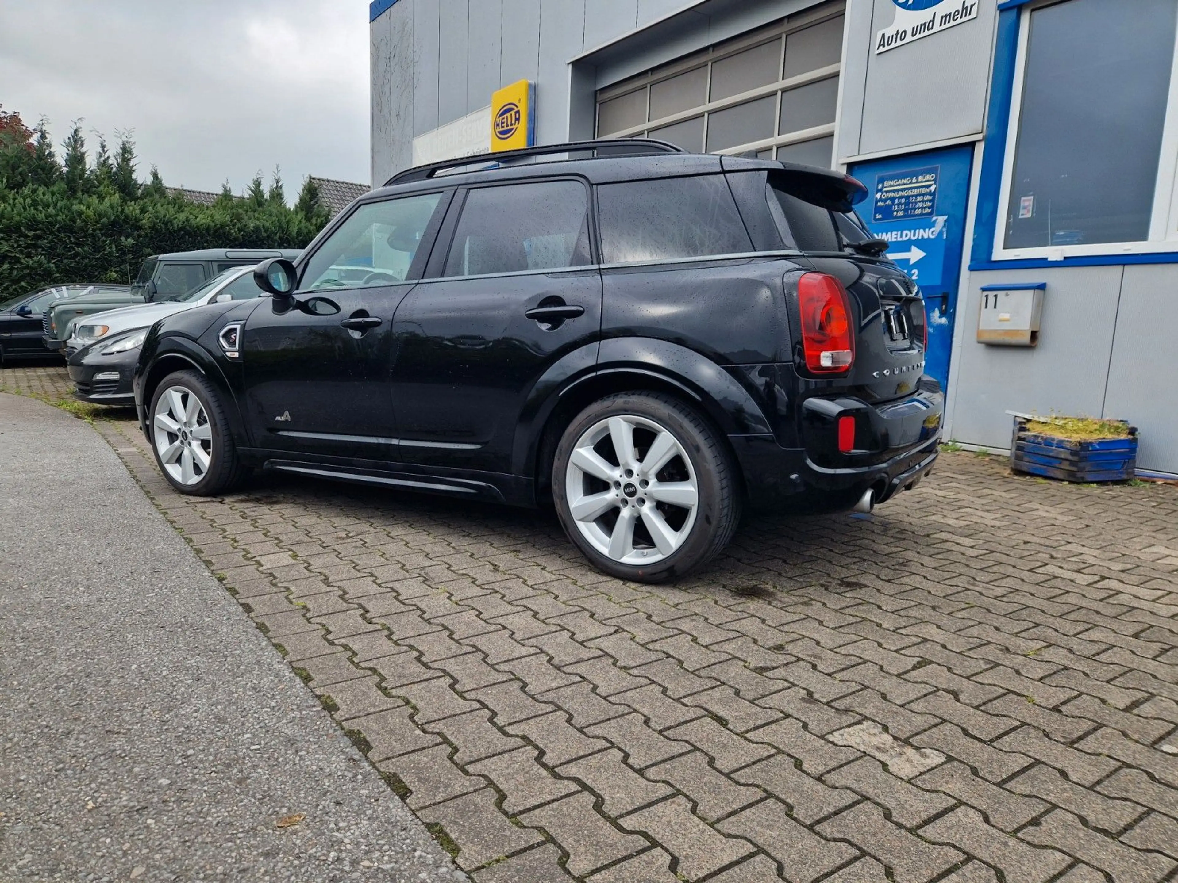 MINI Cooper S Countryman Cooper S **ALL-4; PANORAMA; HUD; BLACK; KAMERA** — photo 2
