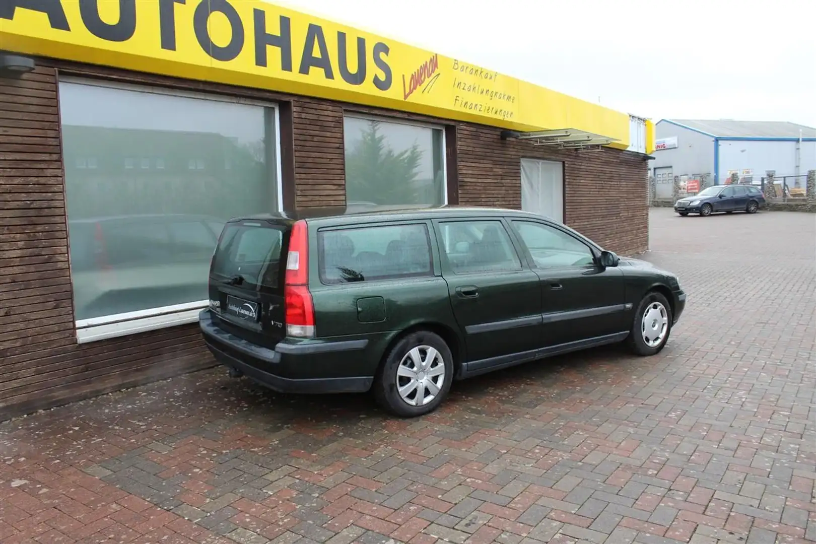 Volvo V70 Vollleder, AHK Zöld - 2