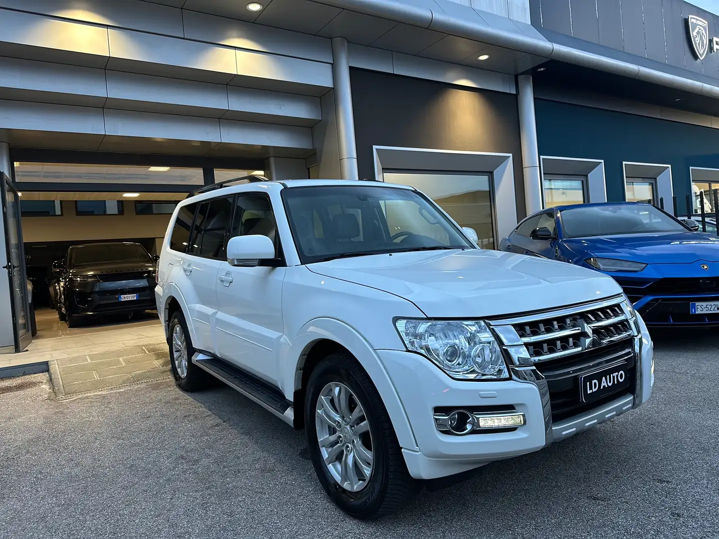 Mitsubishi Pajero Pajero IV 3.2 cr Instyle 200cv 7p auto - 2