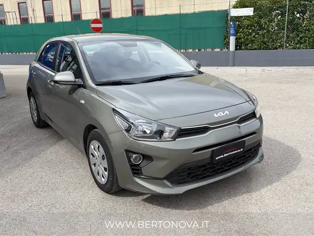 Kia Rio view 7
