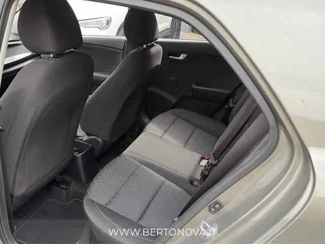 Kia Rio view 10