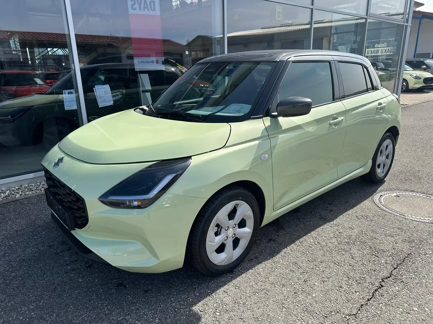 Suzuki Swift 1.2 Dualjet Hybrid 61 kW Comfort Mild-Hybrid 1.... Gelb - 2