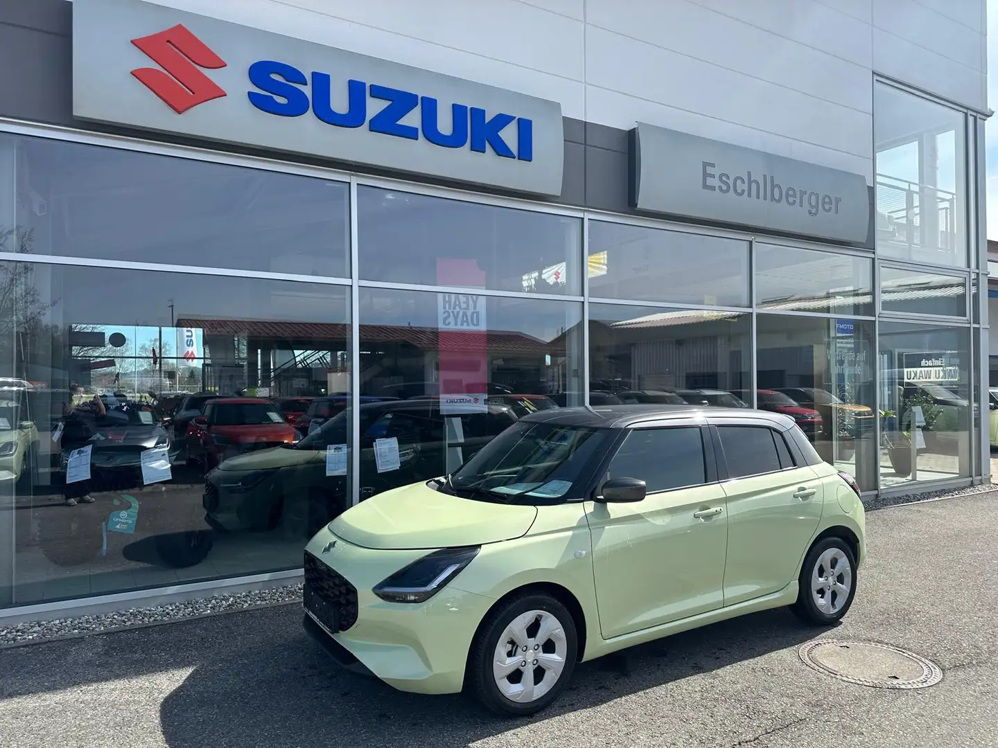 Suzuki Swift 1.2 Dualjet Hybrid 61 kW Comfort Mild-Hybrid 1.... Gelb - 1