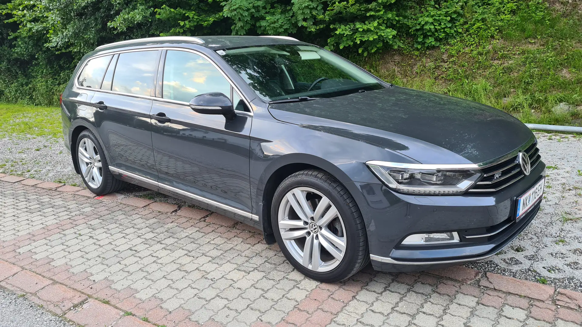 Volkswagen Passat Variant Highline 2,0 TDI DSG Grau - 1