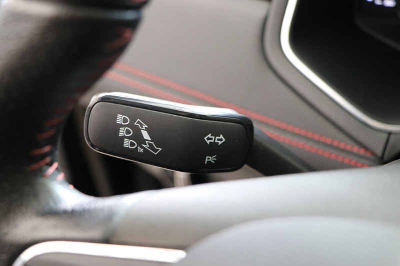 SEAT Arona 1.0 TSI FR Business Intense LED / Adaptive / Trekh — photo 28