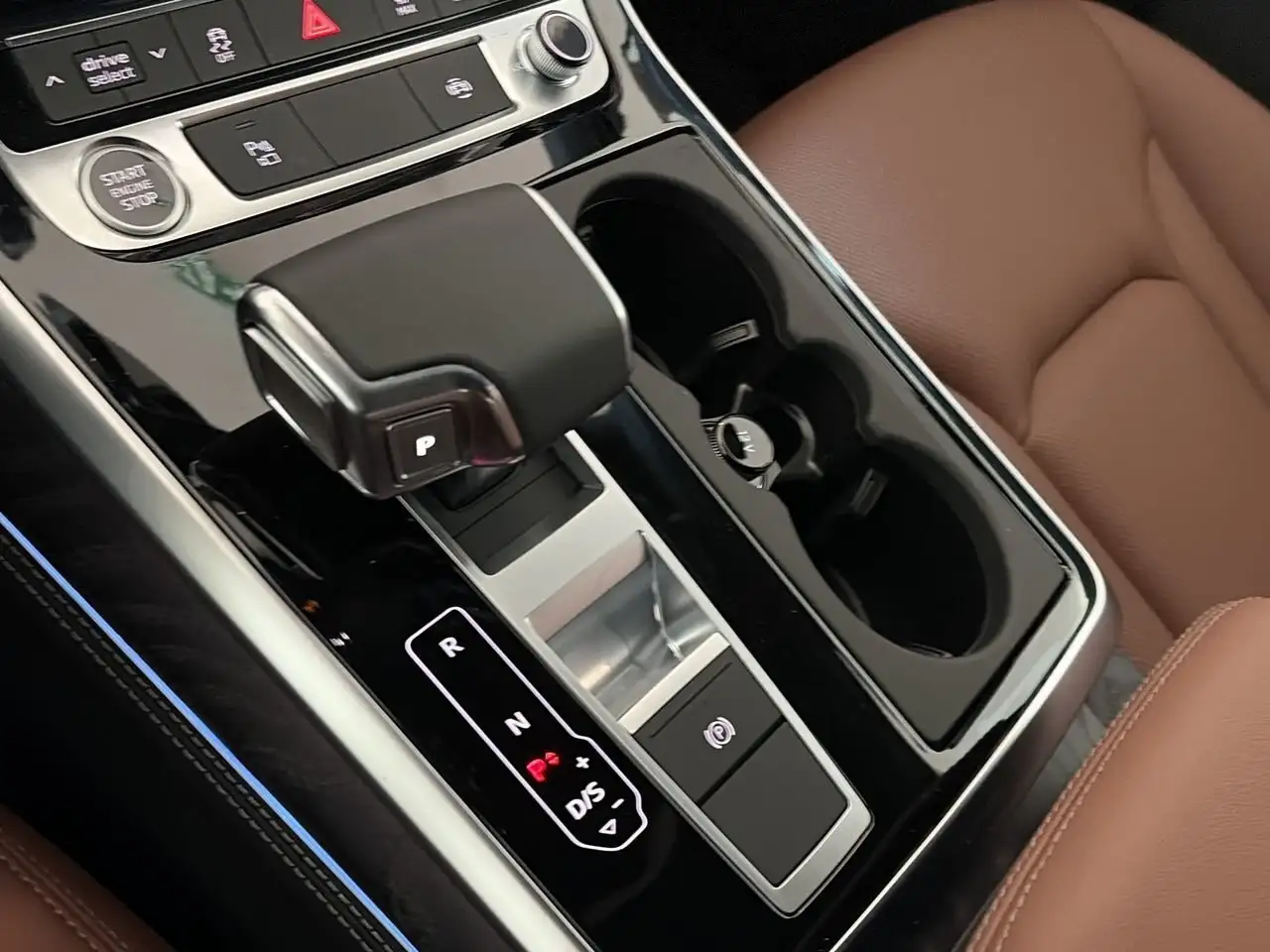 Audi Q7 снимка Audi Q7
