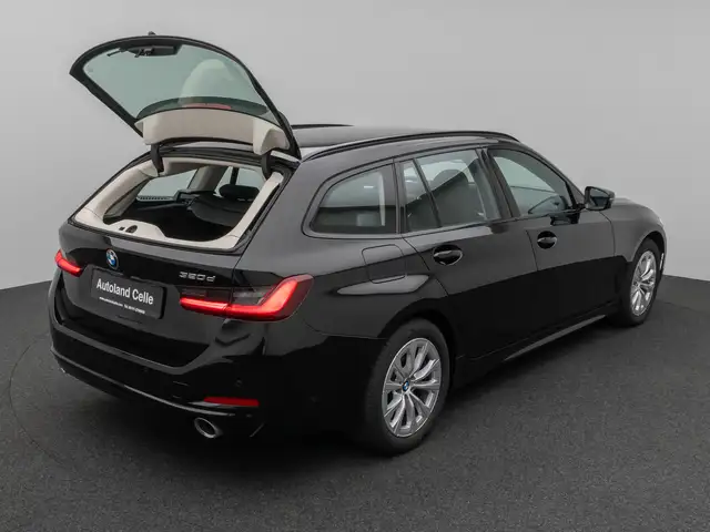BMW 3 Series view 13