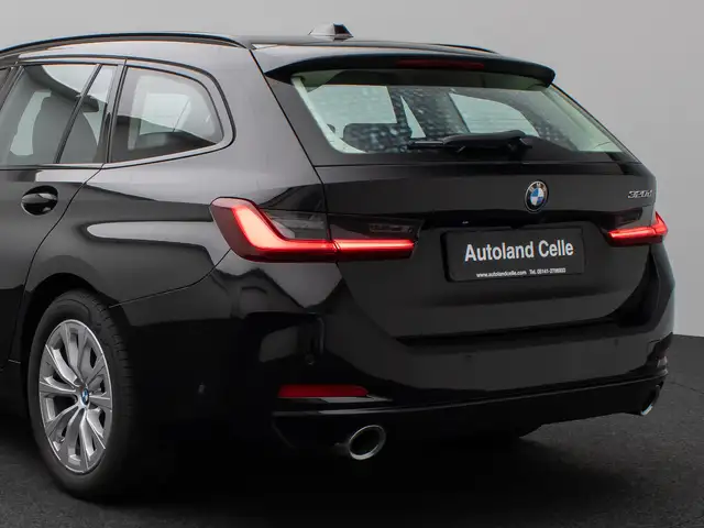 BMW 3 Series view 17
