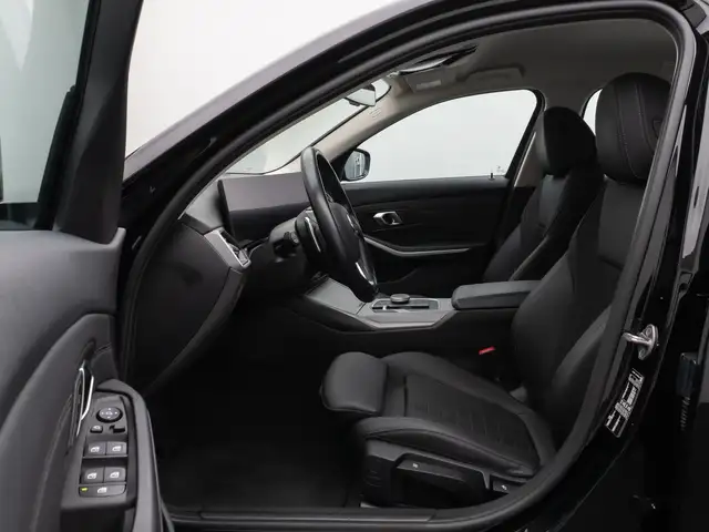 BMW 3 Series view 20