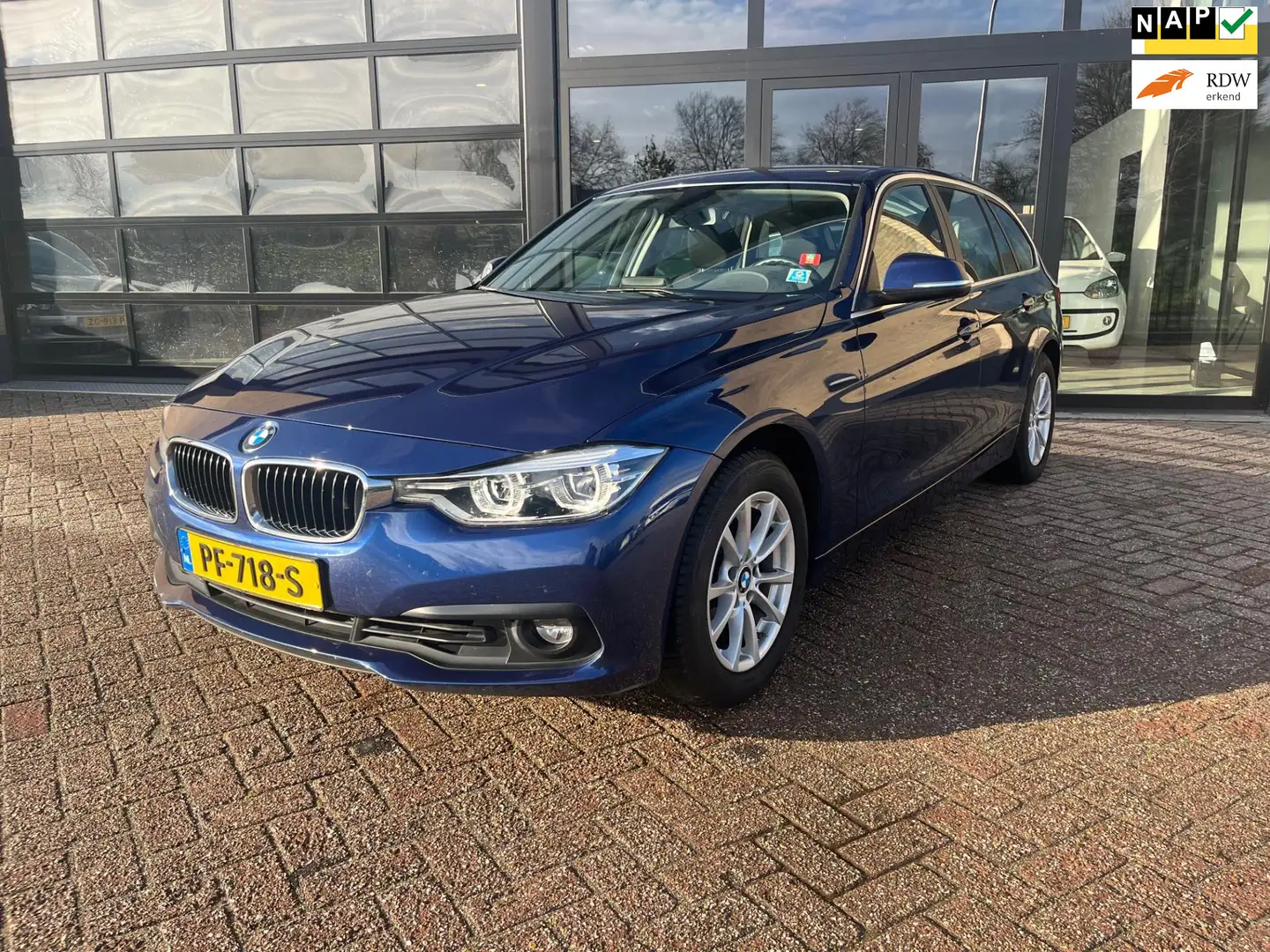 BMW 320 3-serie Touring 320i Corporate Lease Executive,Aut Blauw - 1