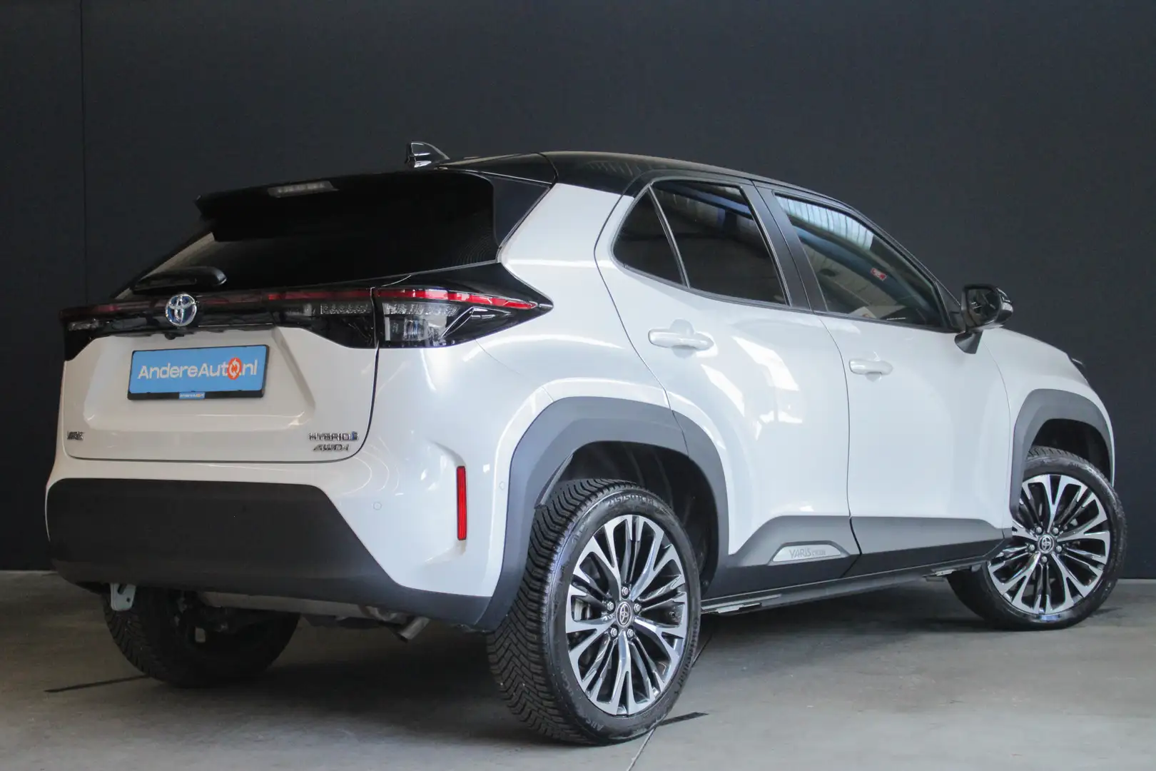 Toyota Yaris Cross 1.5 Hybrid Executive |360 camera|dealer onderhoude Wit - 2