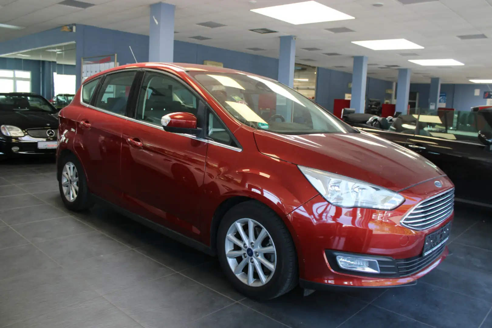 Ford C-Max 1.5 EcoBoost Titanium Rouge - 1