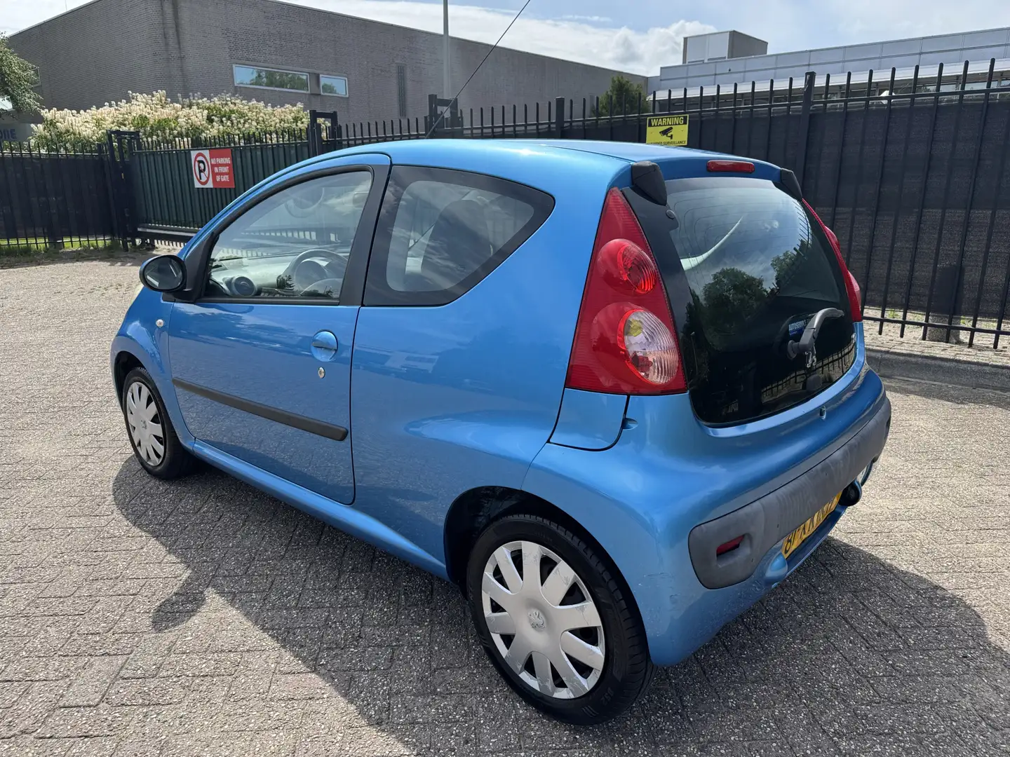 Peugeot 107 1.0-12V XS 3 Drs StrBkr Multimedia Blauw - 2