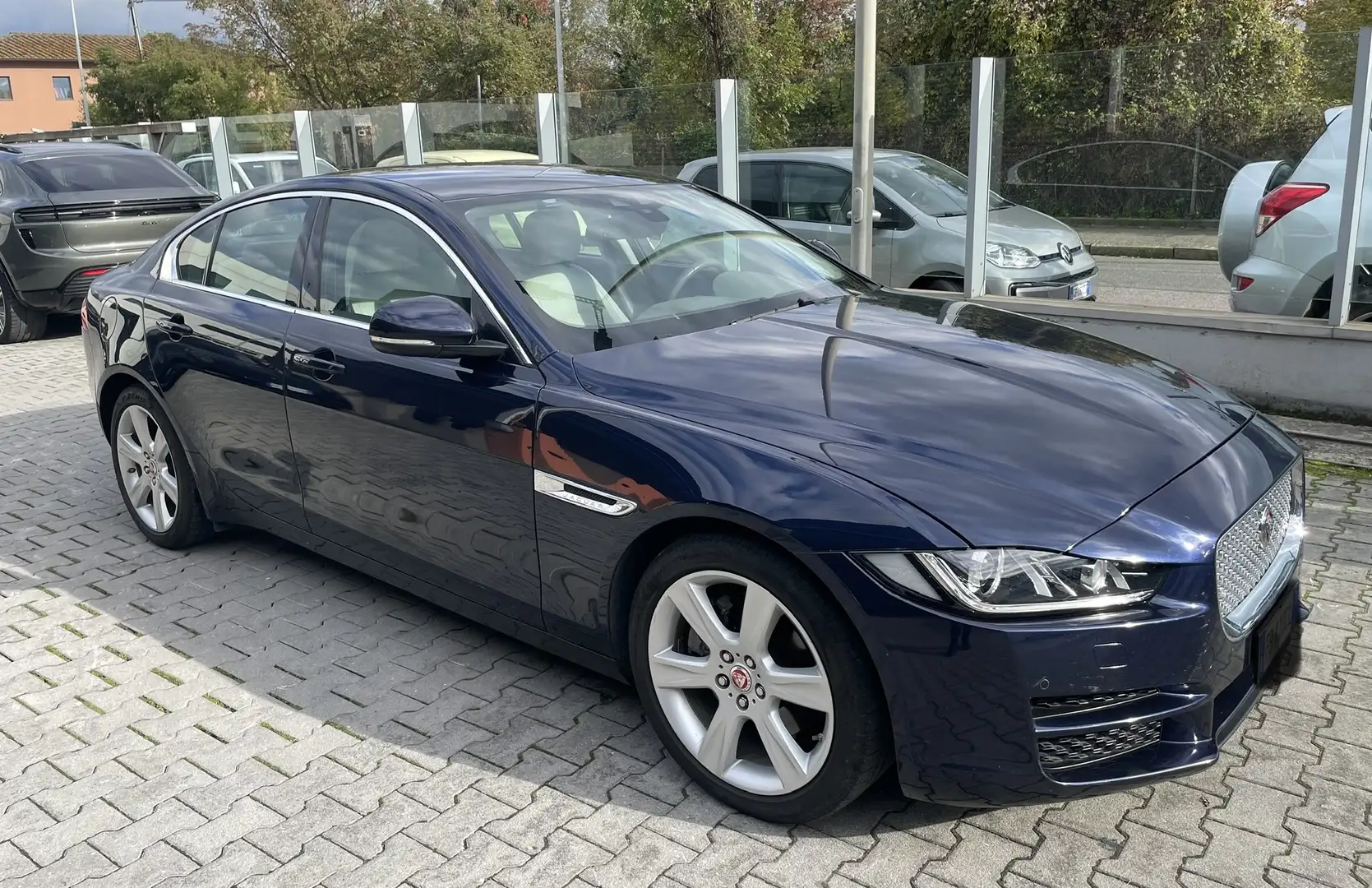 Jaguar XE prestige - 1