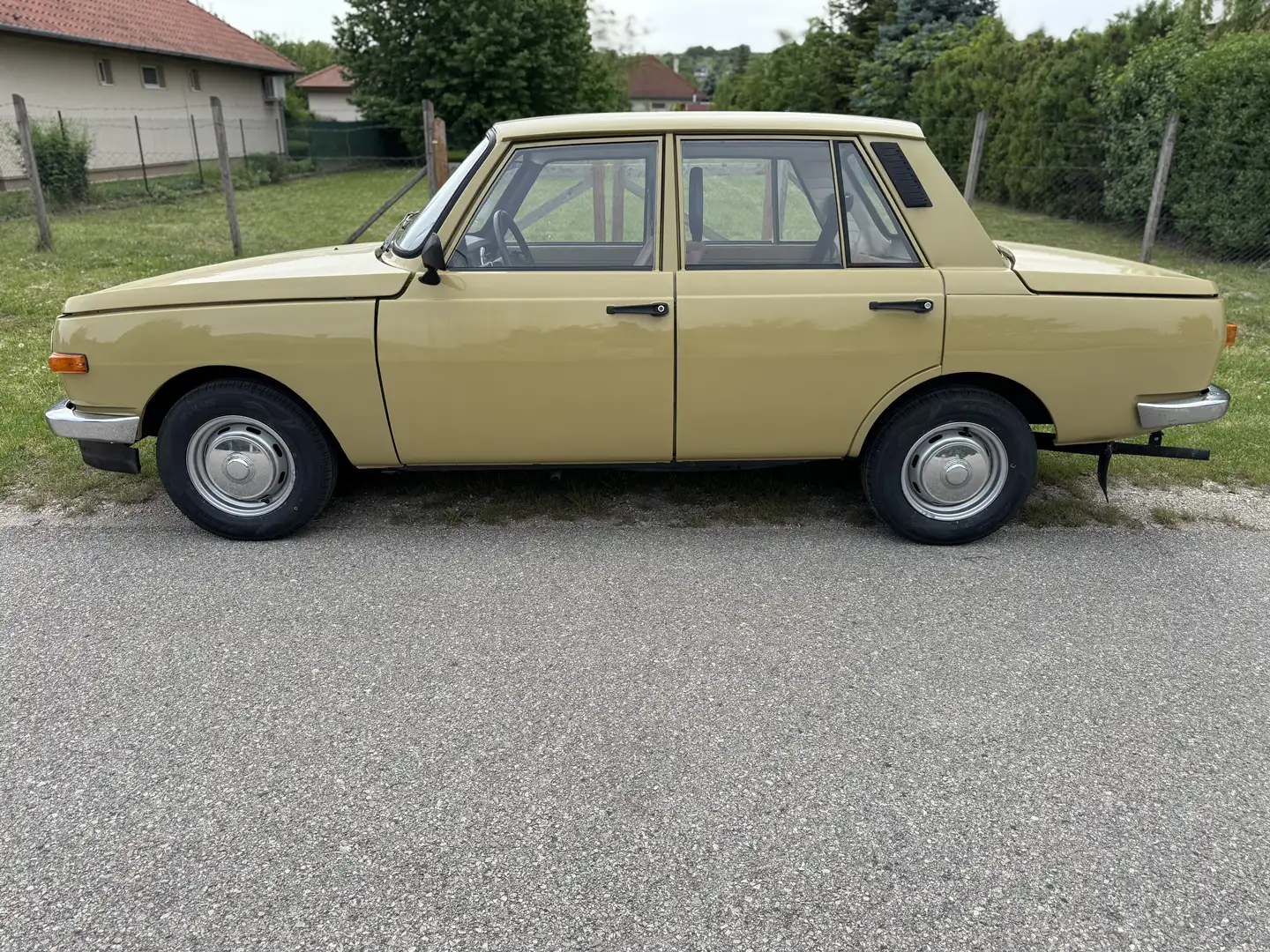 Wartburg 353 TÜV , H Zulassung neu Braun - 2