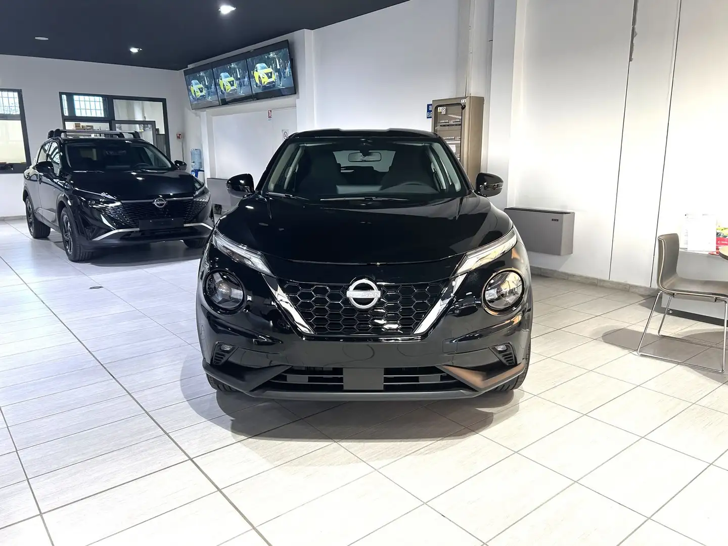 Nissan Juke 1.6 HEV Acenta Look Pack Nuova Zwart - 2