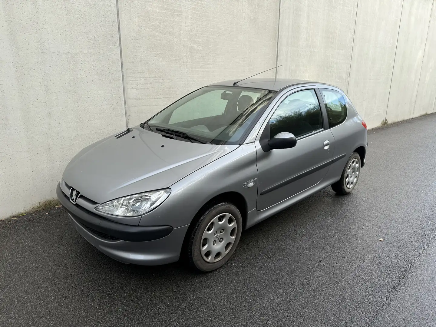 Peugeot 206 1.1i Enfant Terrible / 1 propriétaire / Clim ! Gris - 1