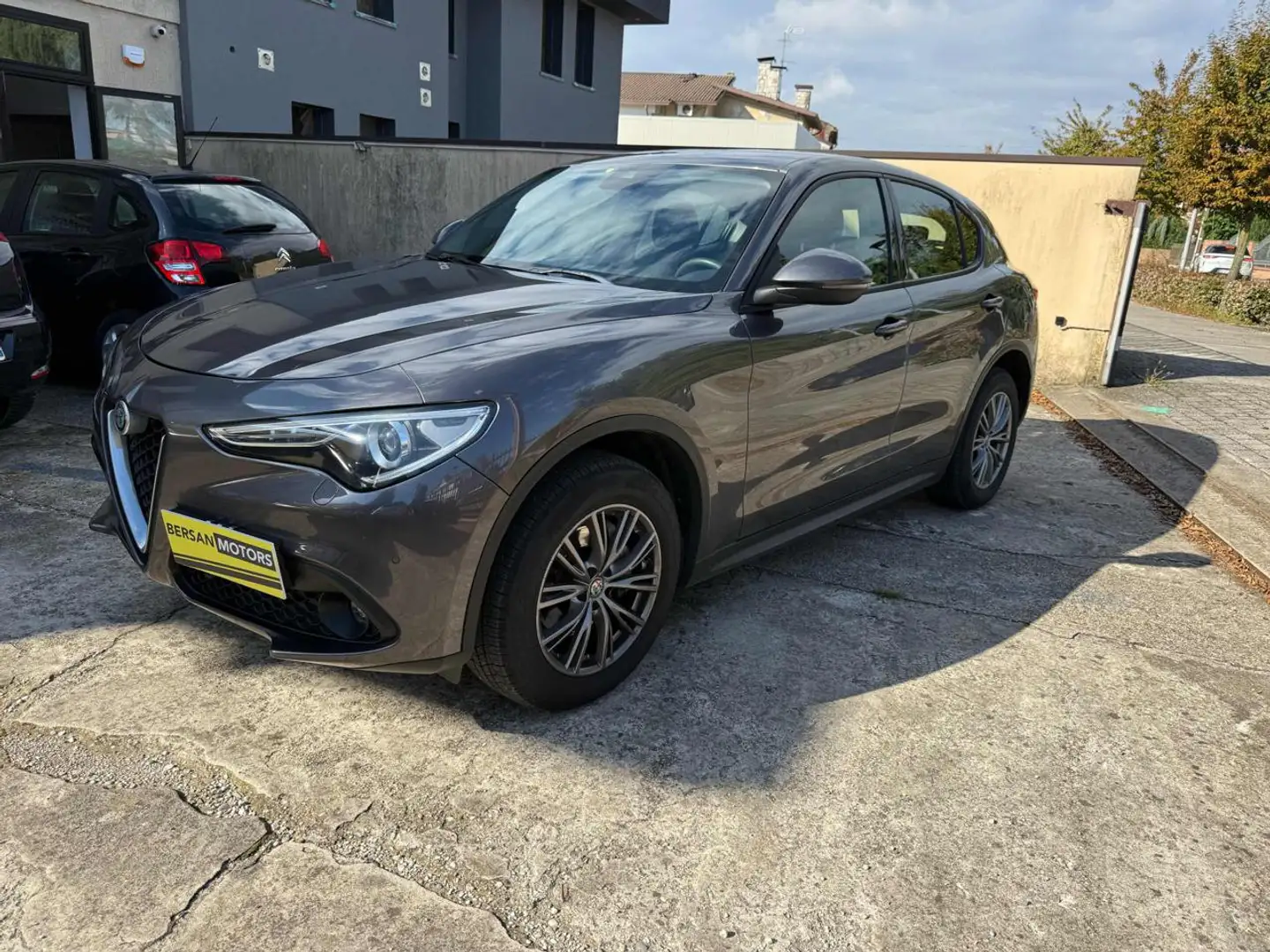 Alfa Romeo Stelvio 2.2 Turbodiesel 210 CV AT8 Q4 Business Grigio - 1