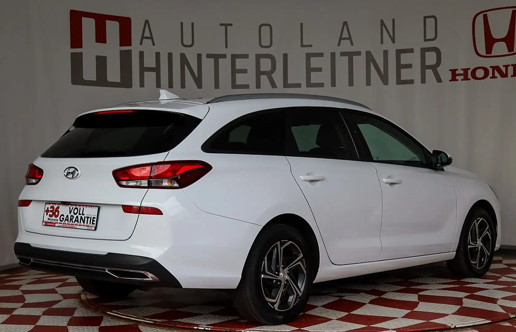 Hyundai i30 CW 1,6 CRDi Trend Line / LED / NAVI / KAMERA Blanc - 2