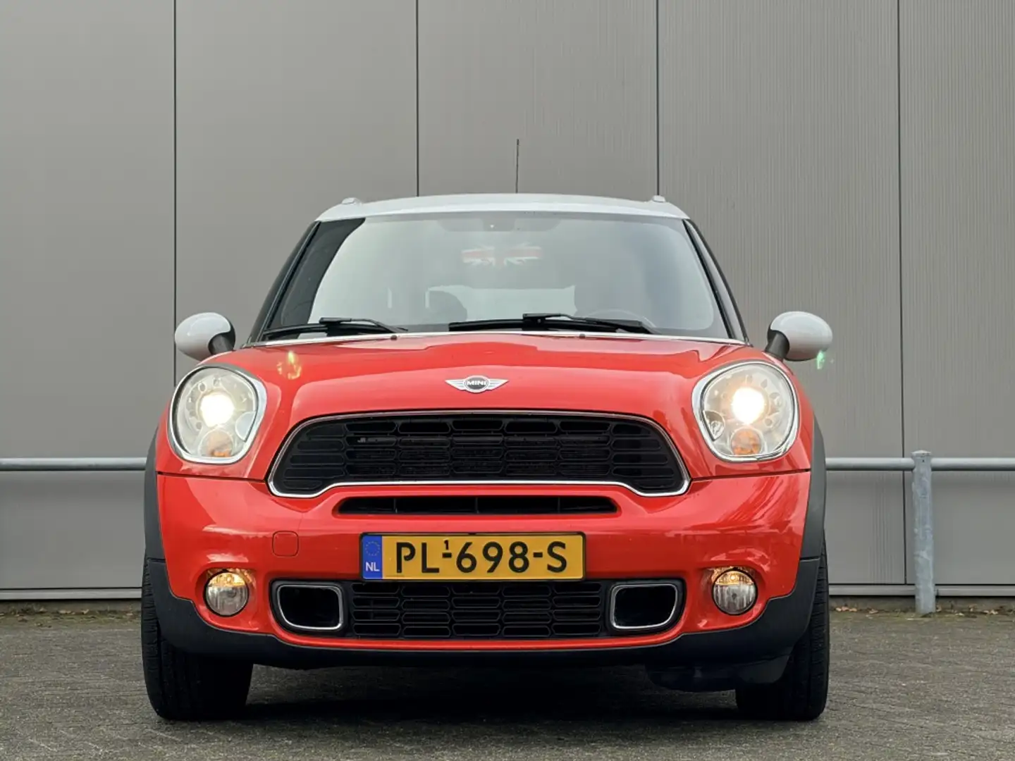 MINI Cooper S Countryman Mini 1.6 ALL4 - airco - pano - automaat - cruise - Rood - 2