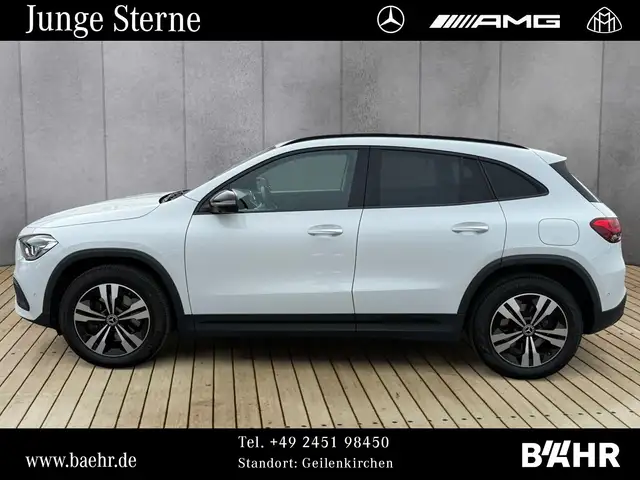 Mercedes-Benz Gla view 2