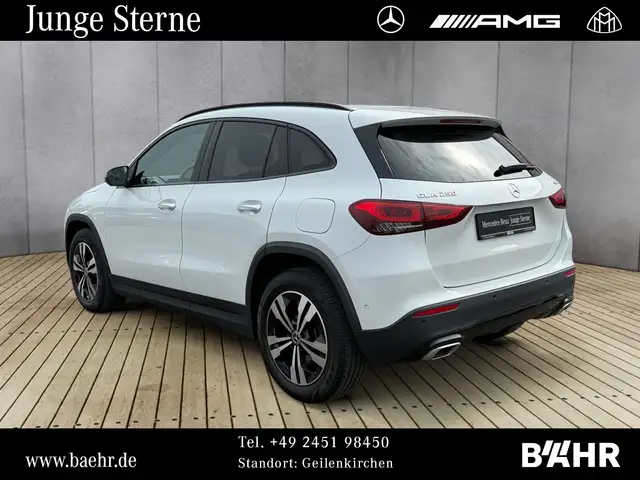 Mercedes-Benz Gla view 3