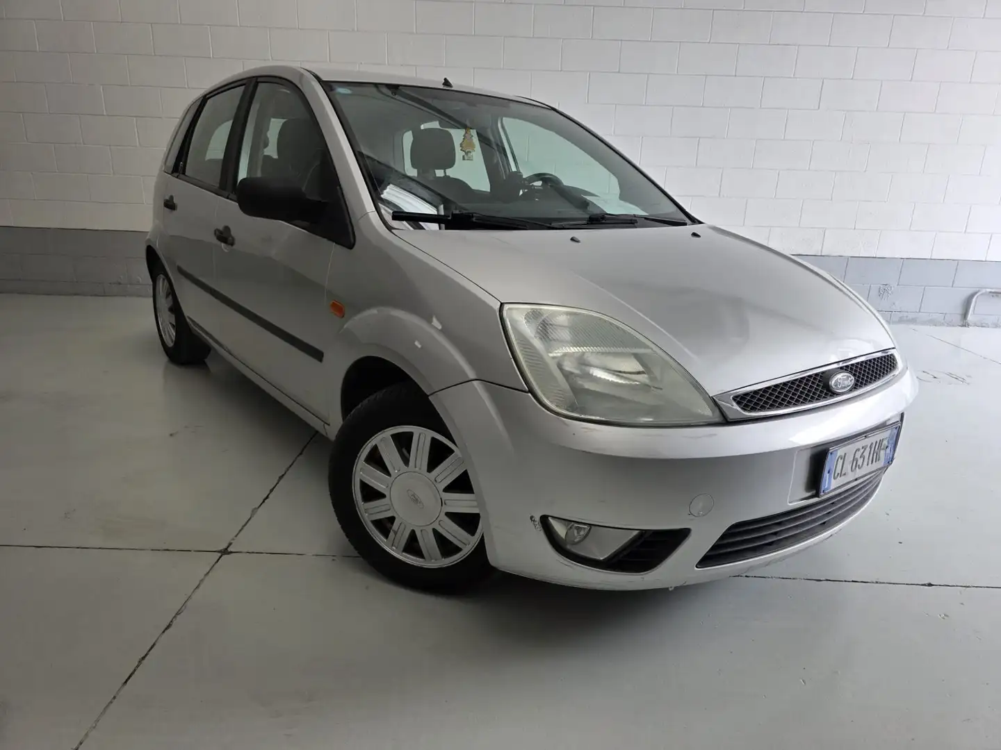 Ford Fiesta 1.2 16V 5p. Ghia Argento - 2