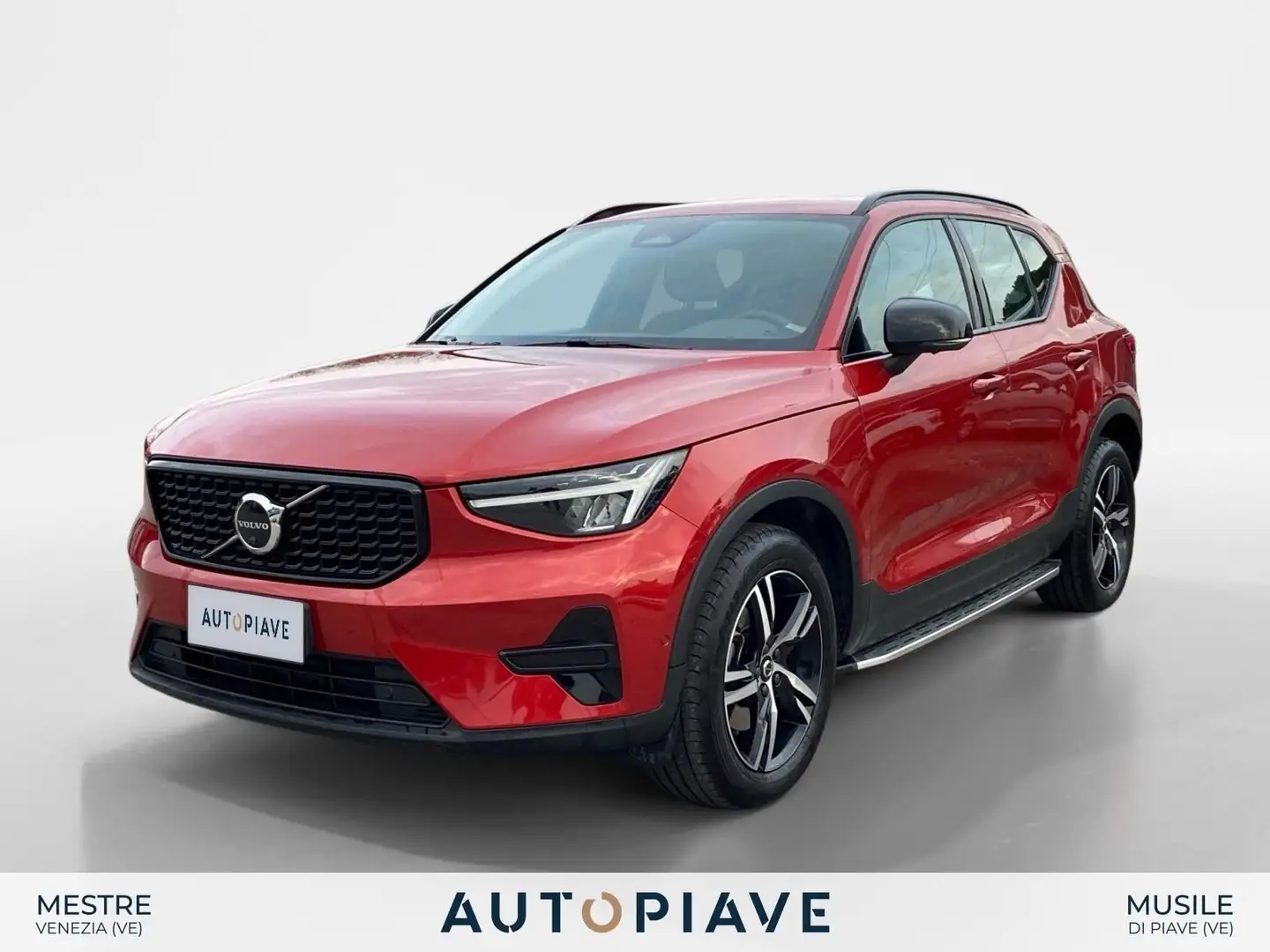 Volvo XC40 XC40 B3 automatico Plus Dark Rosso - 1