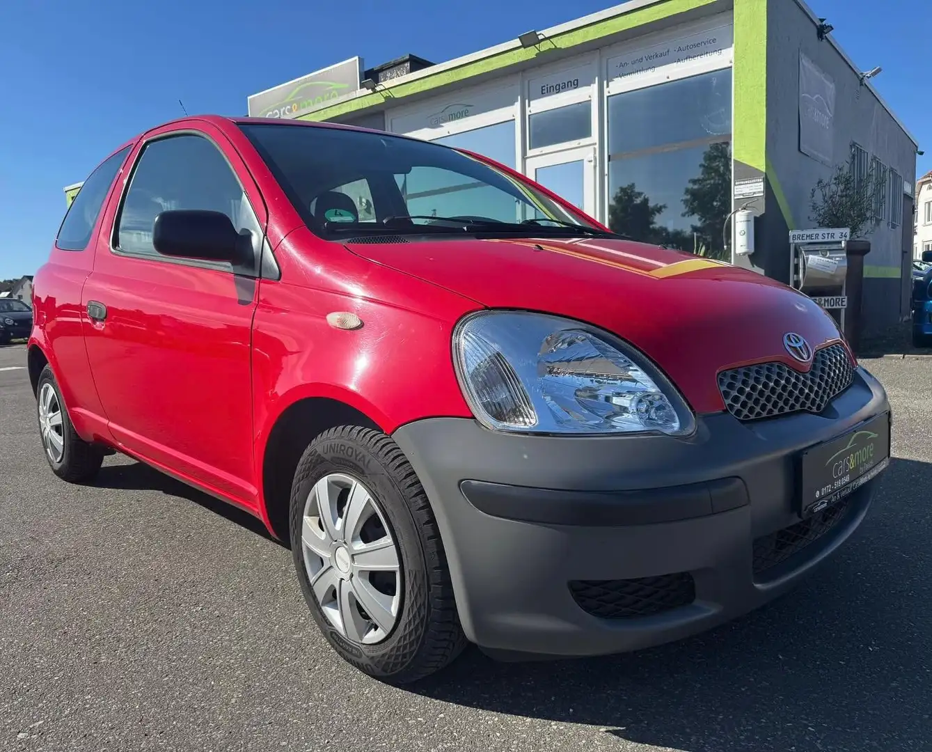 Toyota Yaris 1.0 Eco / 1 Hand / 76000 Km Rojo - 1