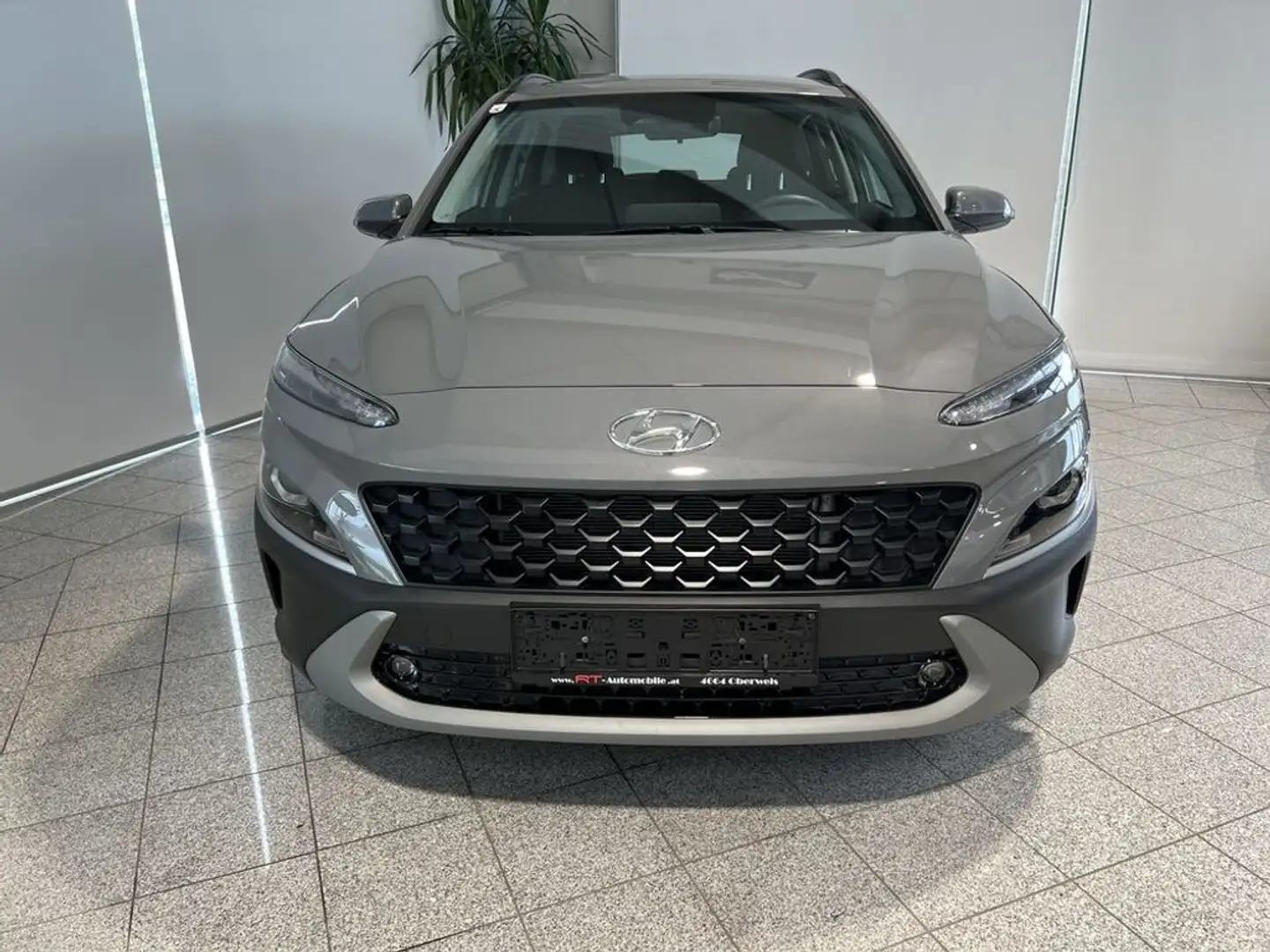Hyundai KONA Smart 2WD Grau - 2