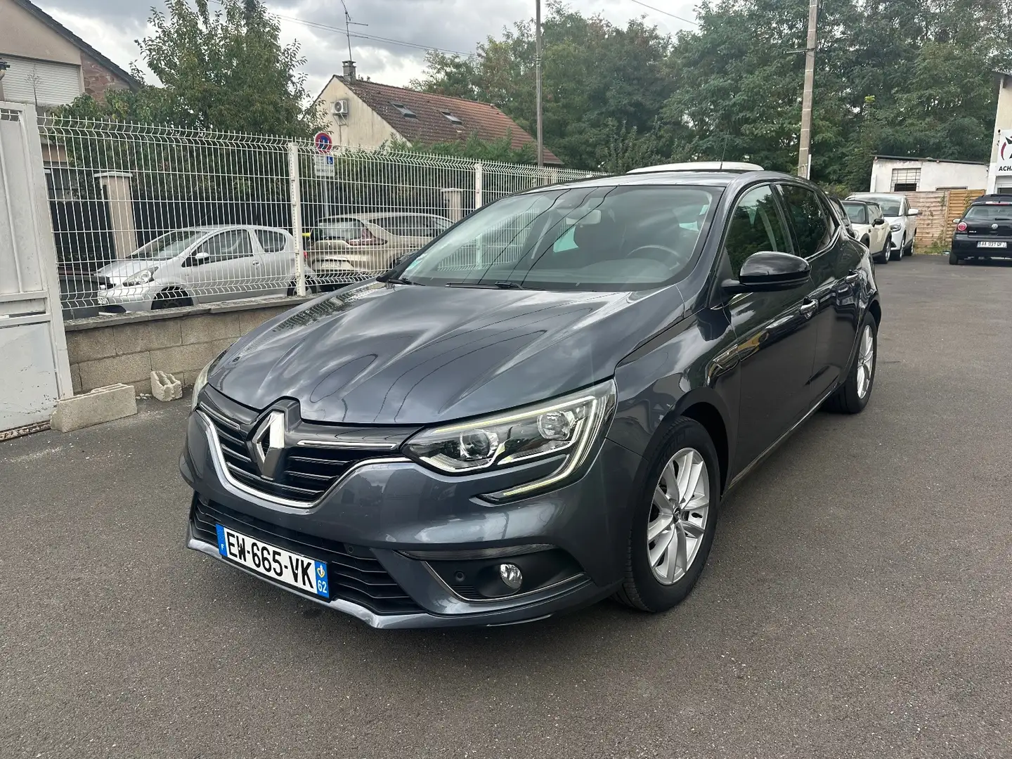 Renault Megane Gris - 1