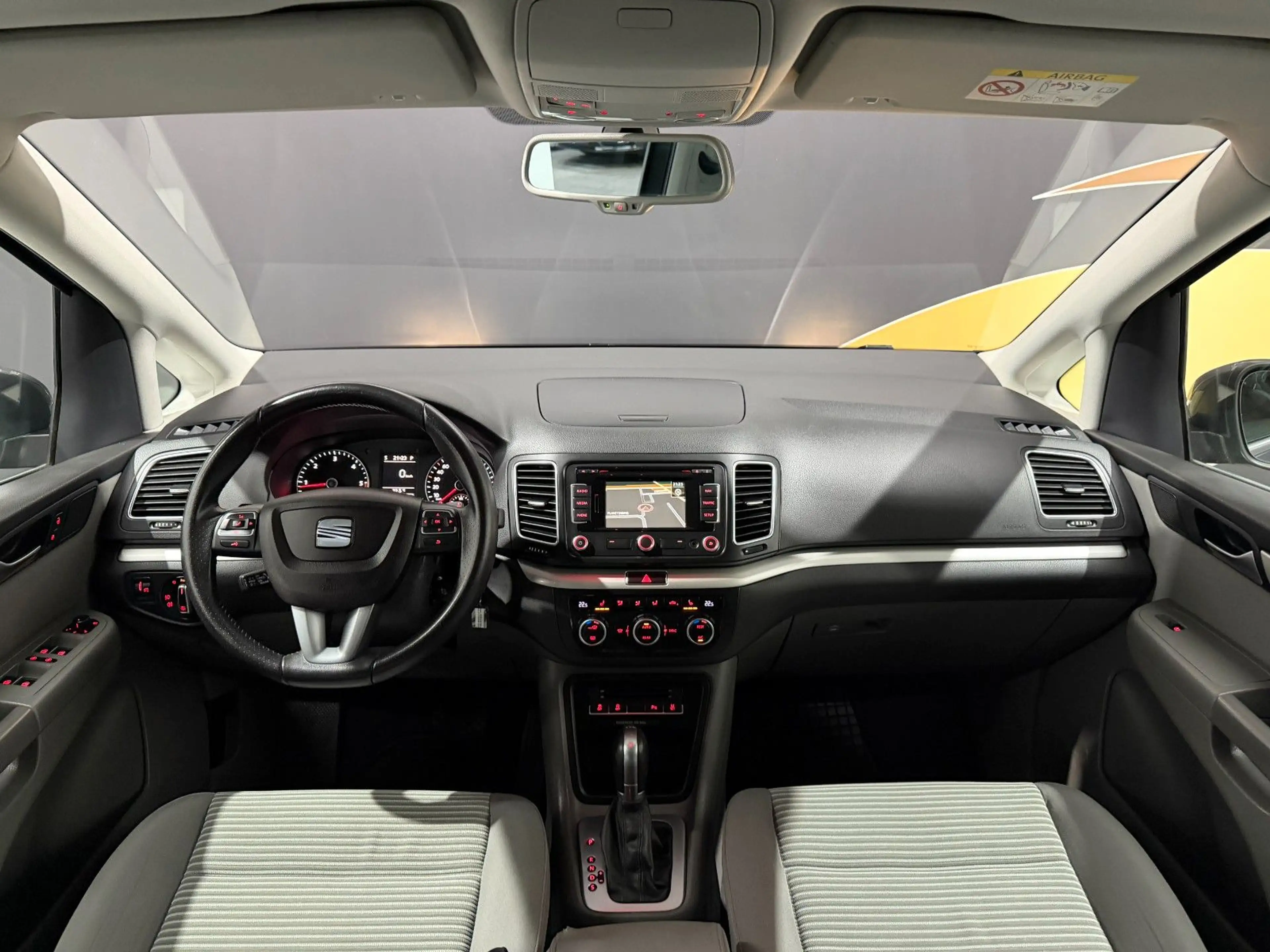 SEAT Alhambra 2.0 TDI DSG 7-Sitzer Navi*Cam*Temp.*AHK — photo 6