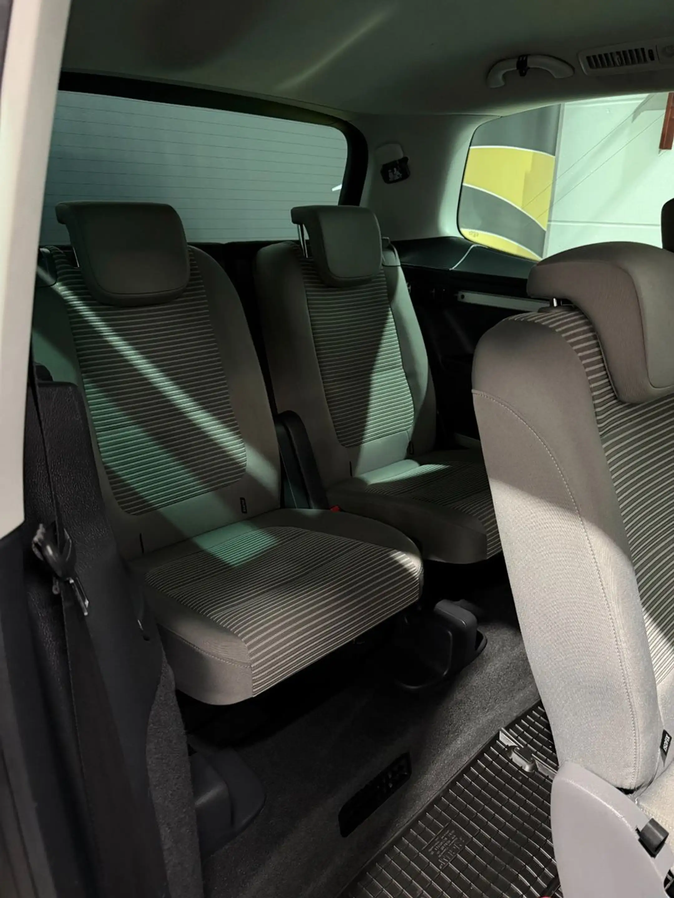 SEAT Alhambra 2.0 TDI DSG 7-Sitzer Navi*Cam*Temp.*AHK — photo 14
