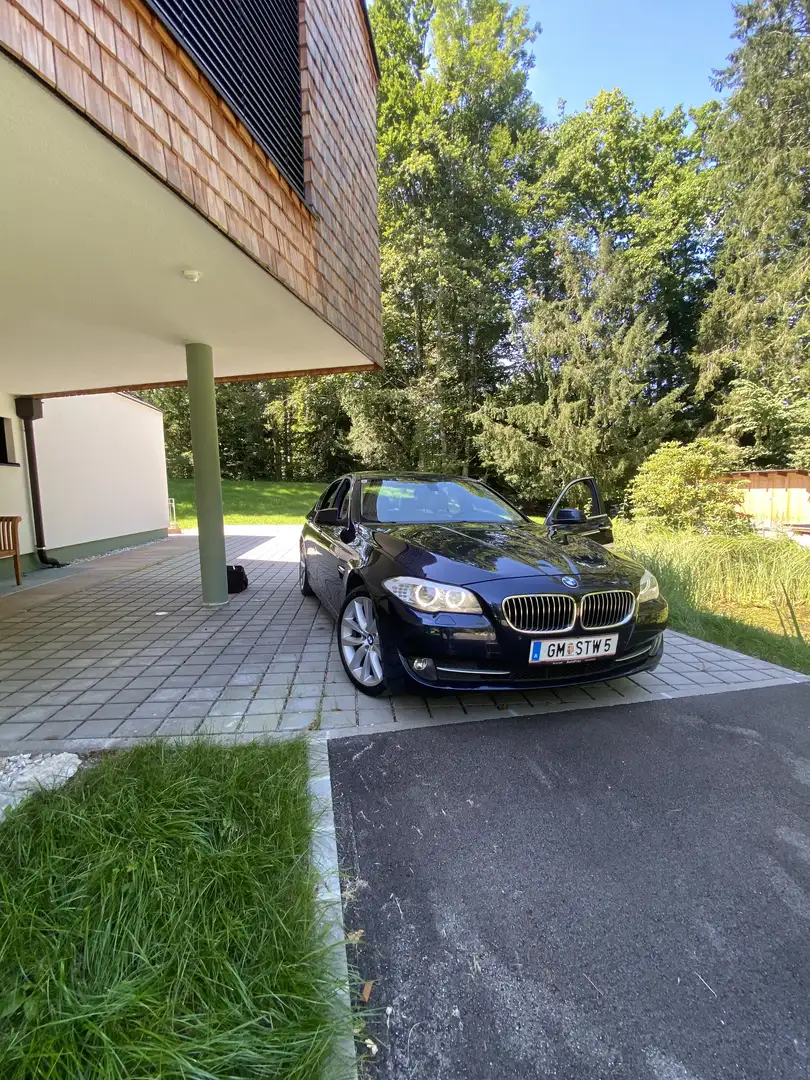 BMW 530 xDrive Blau - 1
