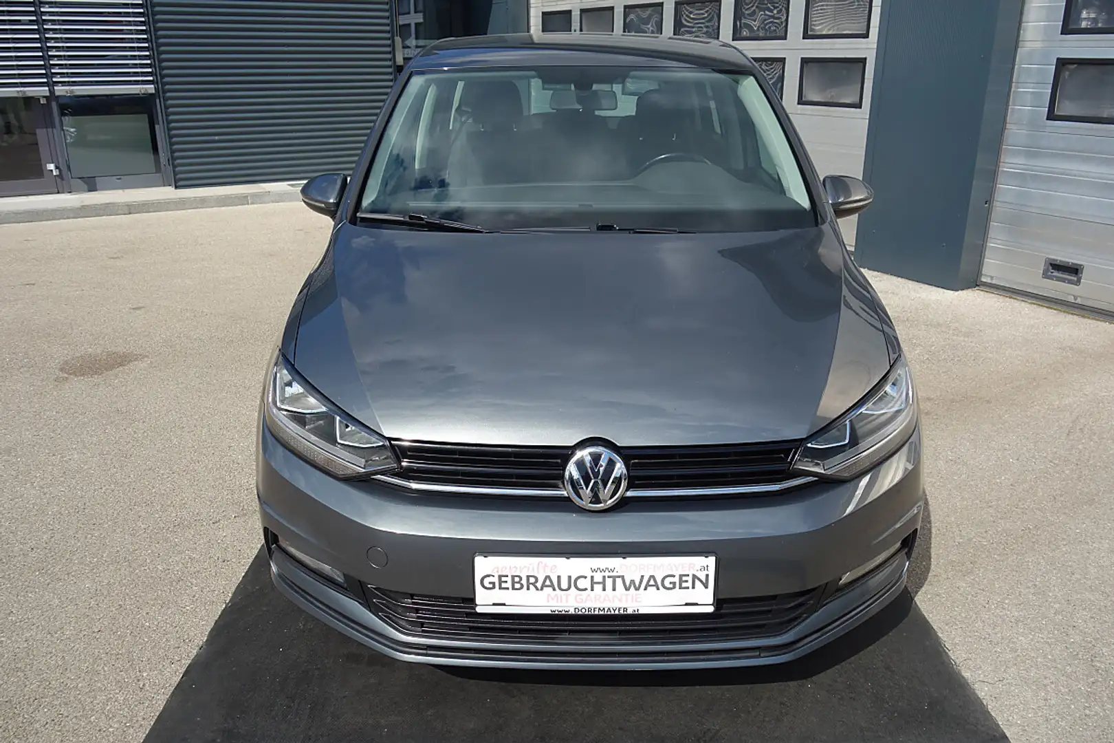 Volkswagen Touran Trendline 1,6 SCR TDI DSG Grau - 2