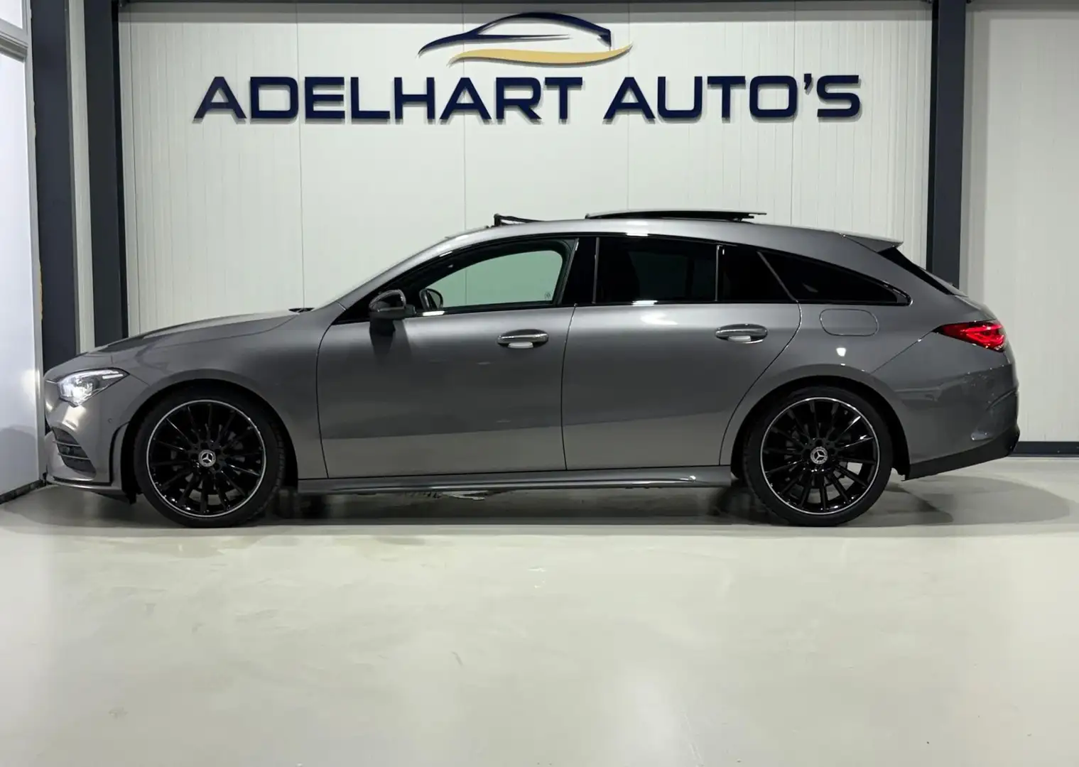 Mercedes-Benz CLA 200 Shooting Brake AMG Line Night Automaat / Panorama Gris - 2