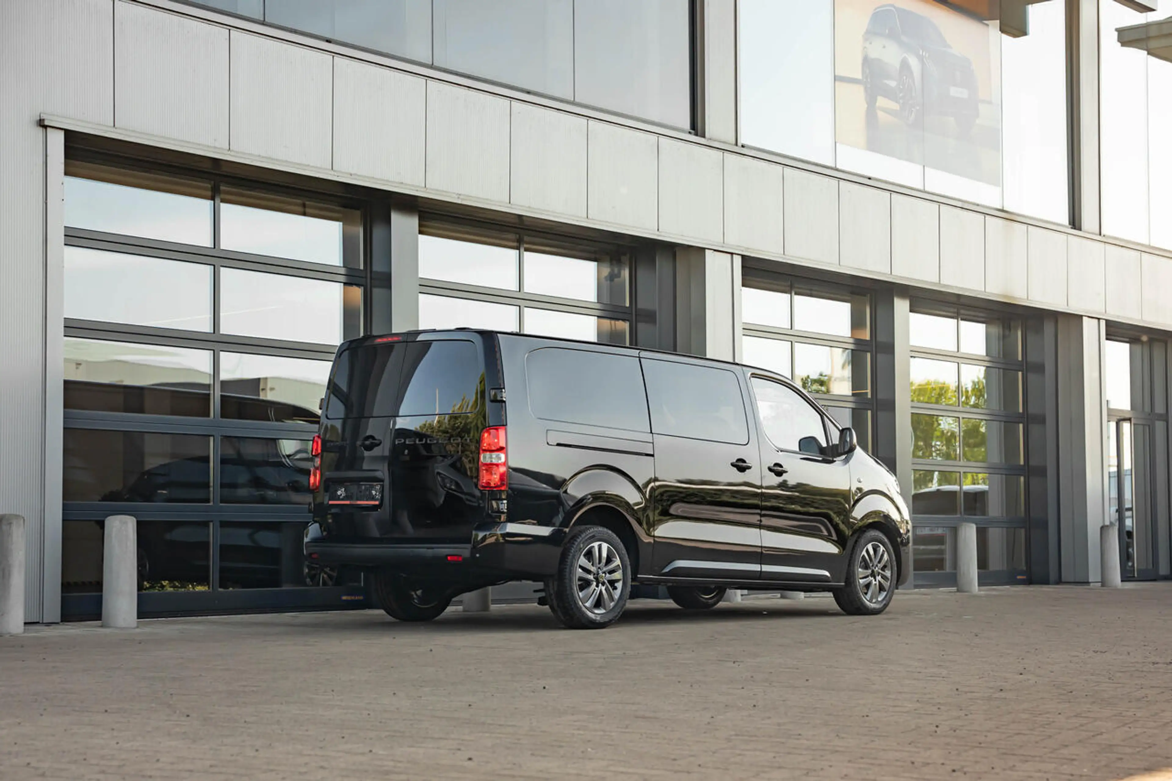 Peugeot Expert DC MT 5 zit |Directie Luxury Pack | Afn. TH | L... — photo 4
