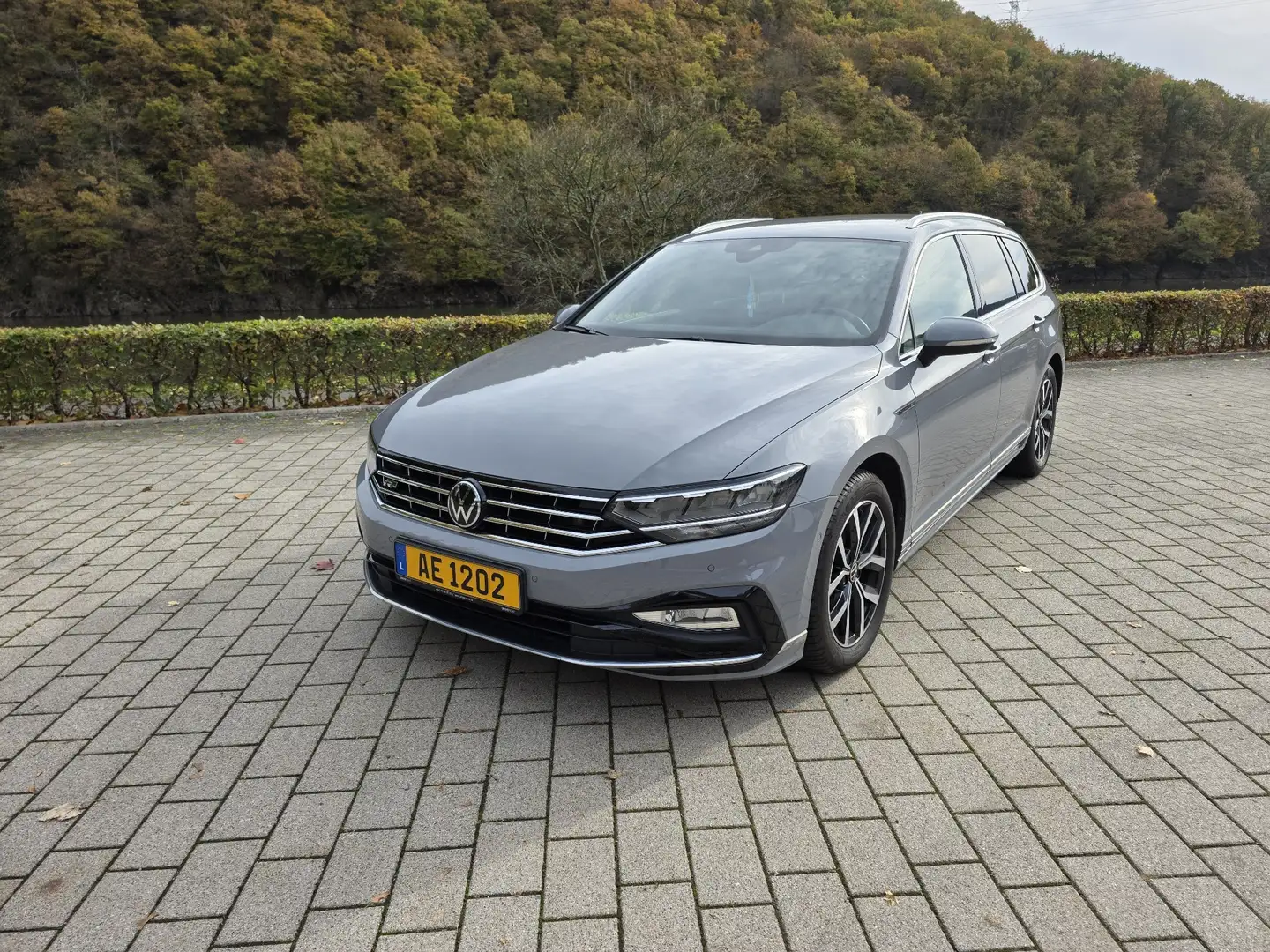 Volkswagen Passat Variant 2.0 TDI R-line - 2