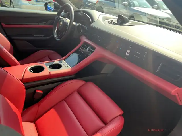 Porsche Taycan view 15