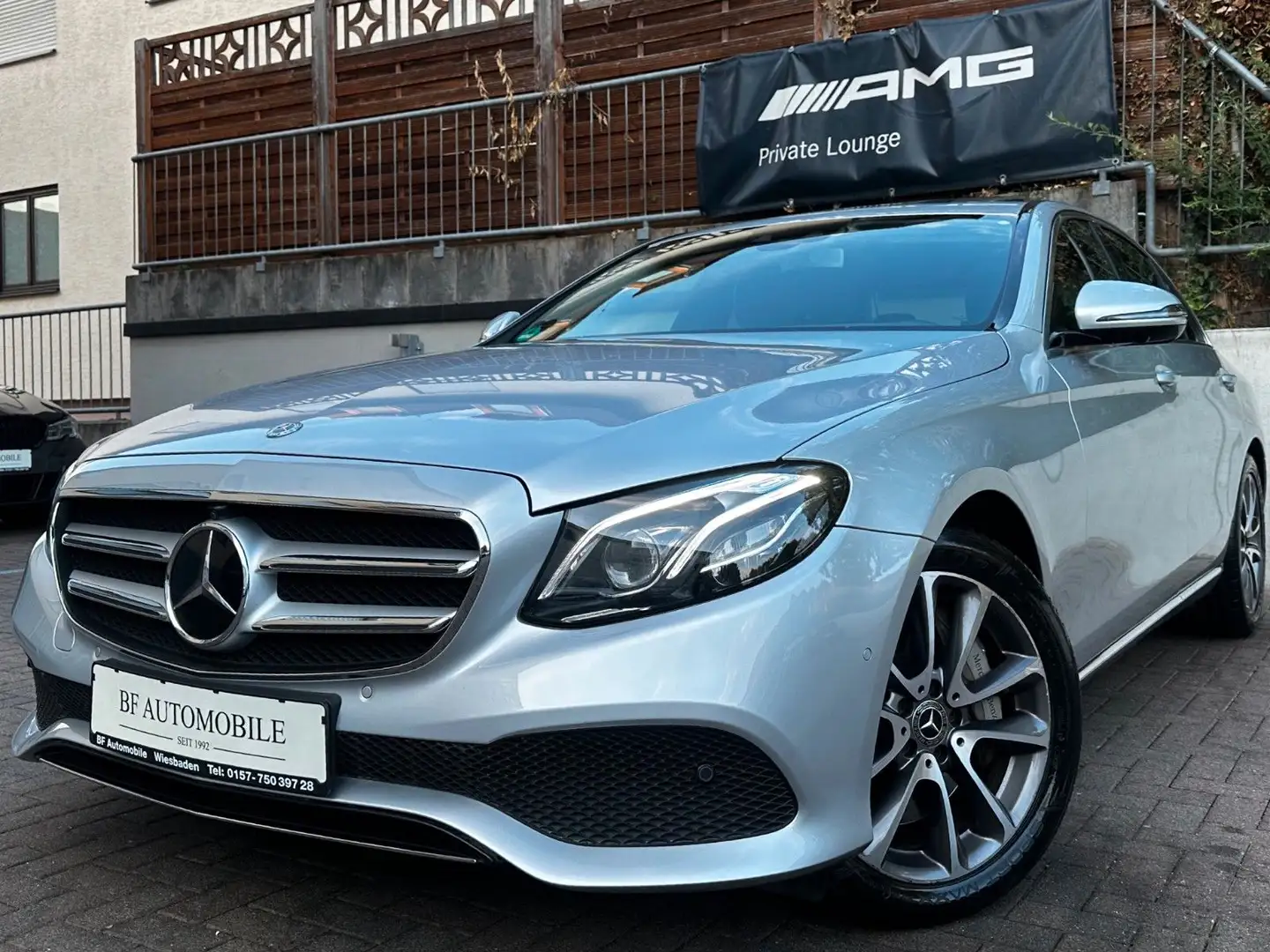 Mercedes-Benz E 350 d 4M eGSD*AIRM*MBeam*Distr+*StandH*360° Silber - 1