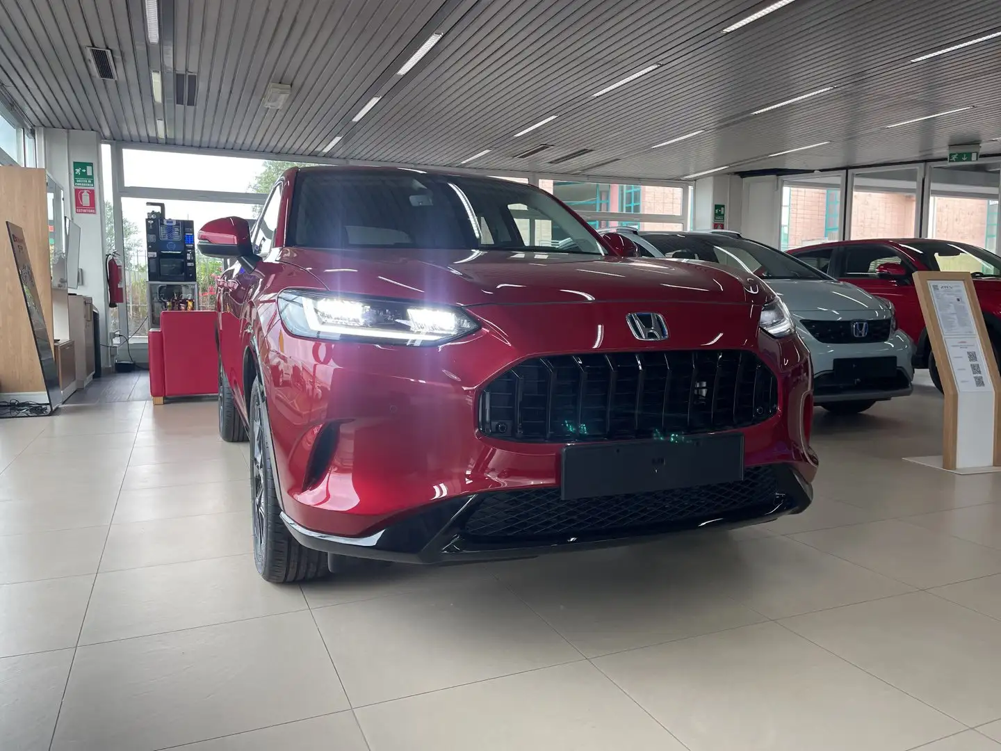 Honda ZR-V 2.0 Hev eCVT Advance Piros - 2
