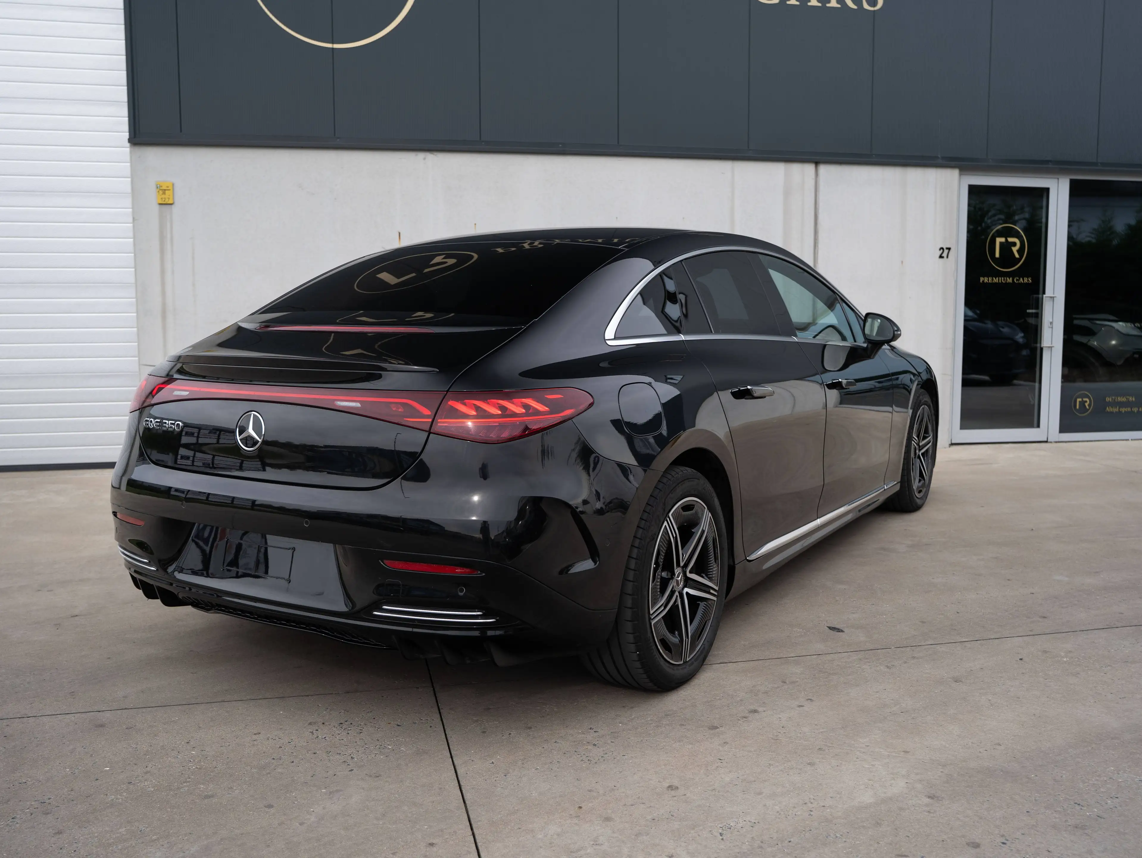 Mercedes-Benz EQE 350 AMG Line l Carplay l Memory l Keyless l Camera l 101% SOH — photo 12