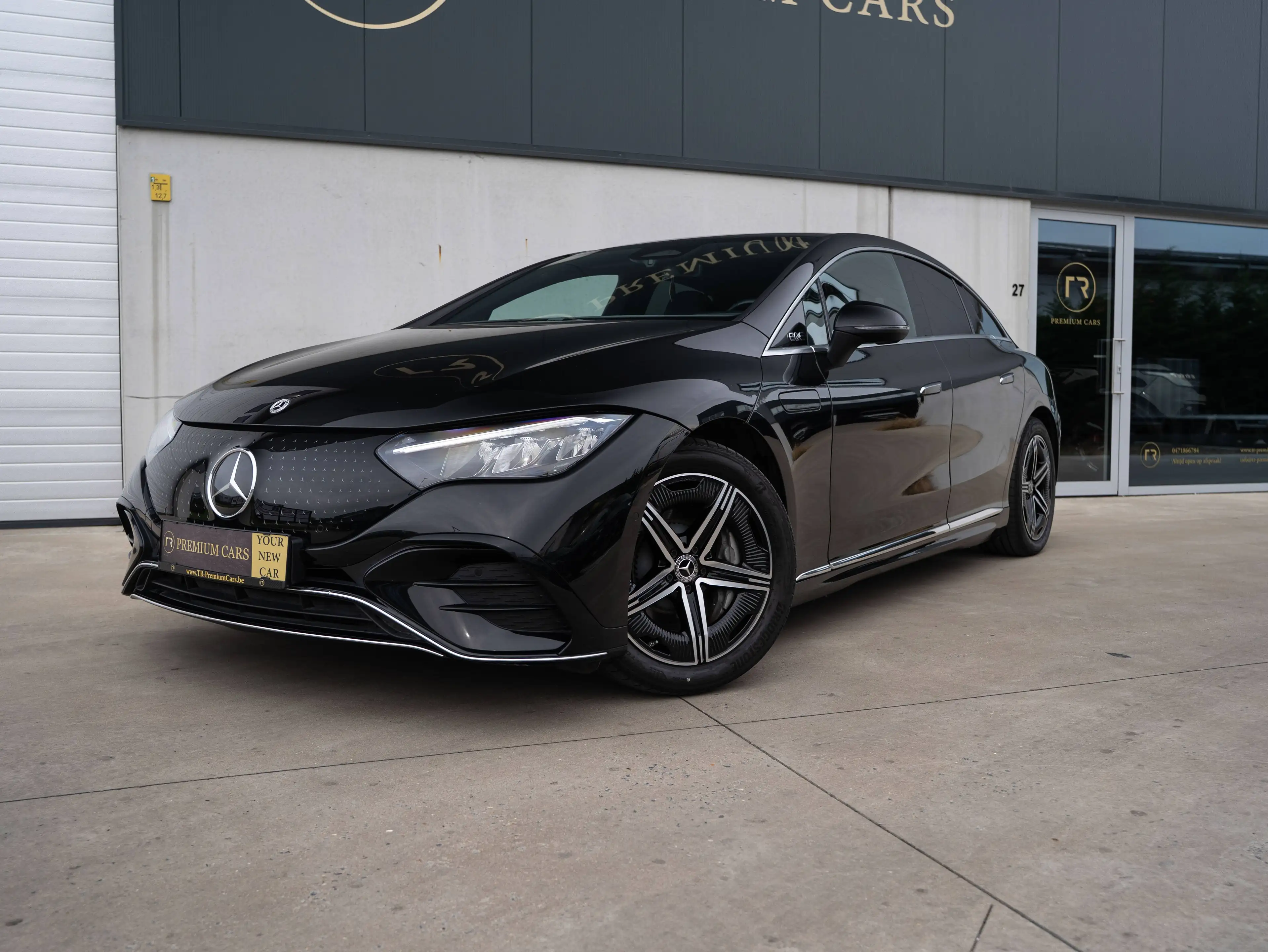 Mercedes-Benz EQE 350 AMG Line l Carplay l Memory l Keyless l Camera l 101% SOH — photo 2