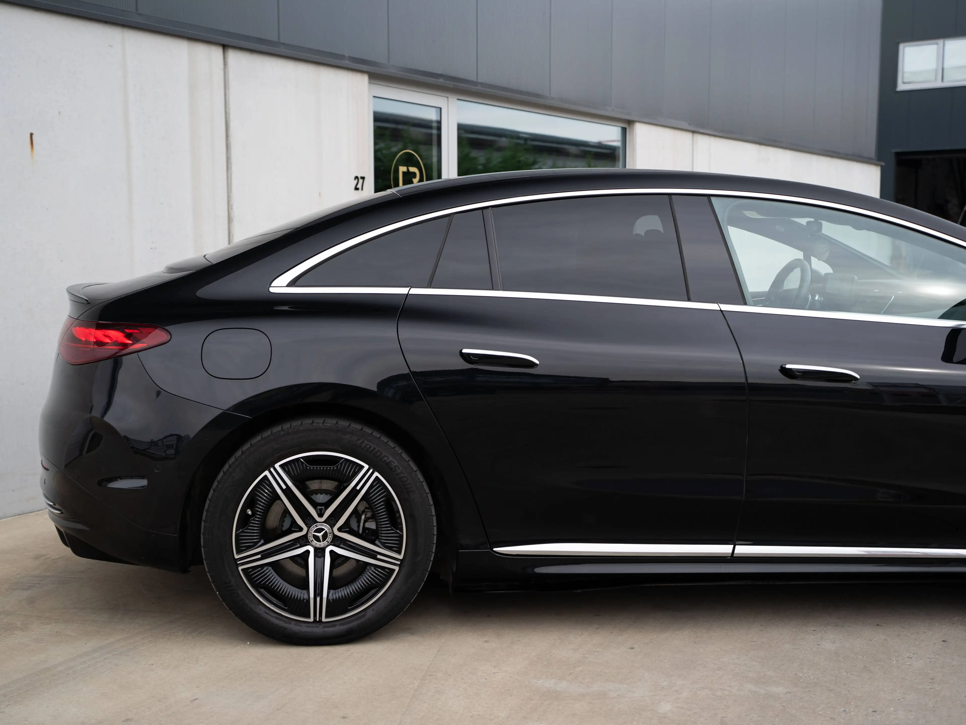 Mercedes-Benz EQE 350 AMG Line l Carplay l Memory l Keyless l Camera l 101% SOH — photo 10