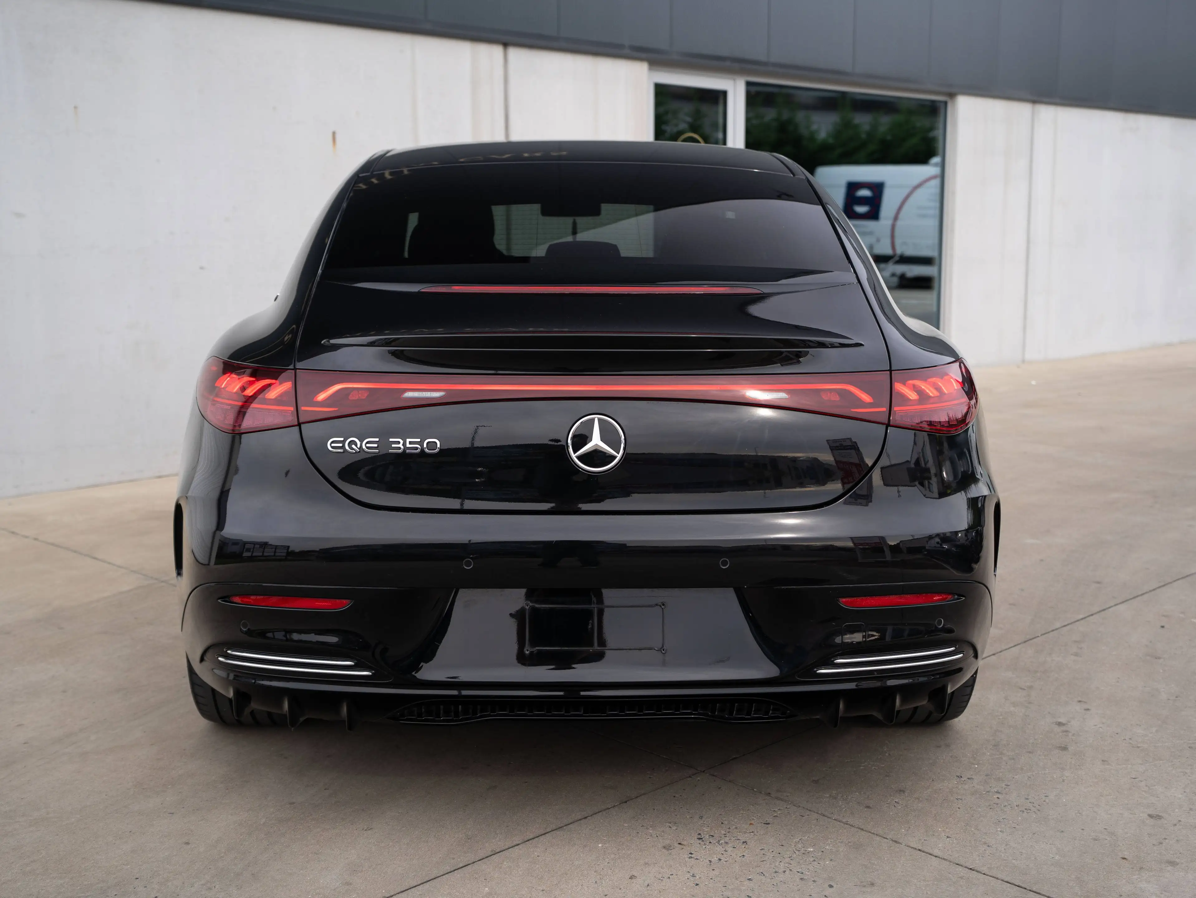 Mercedes-Benz EQE 350 AMG Line l Carplay l Memory l Keyless l Camera l 101% SOH — photo 13