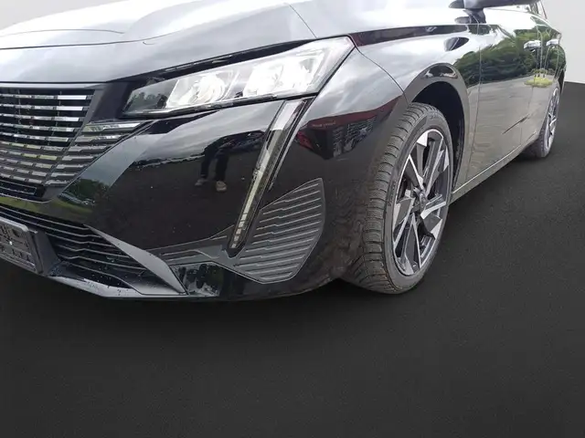 Peugeot 308 view 9