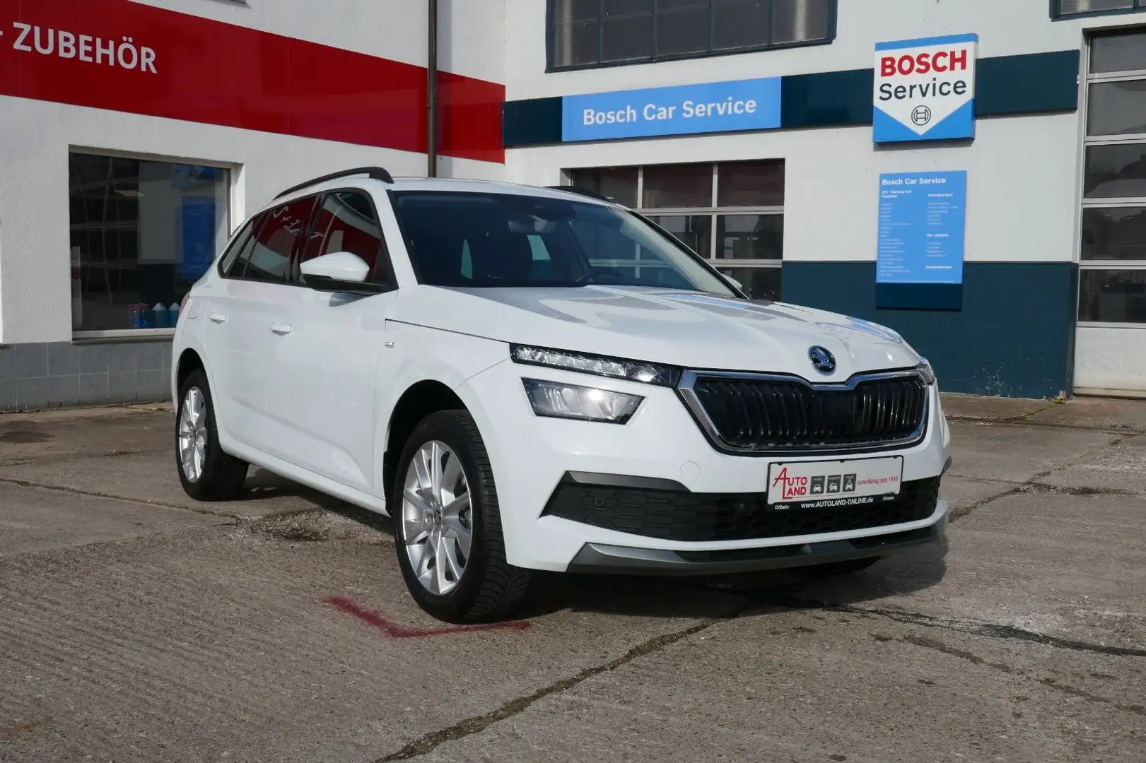 Skoda Kamiq Tour DSG Nav/LED/SmartLink/PDC/Kamera Weiß - 1